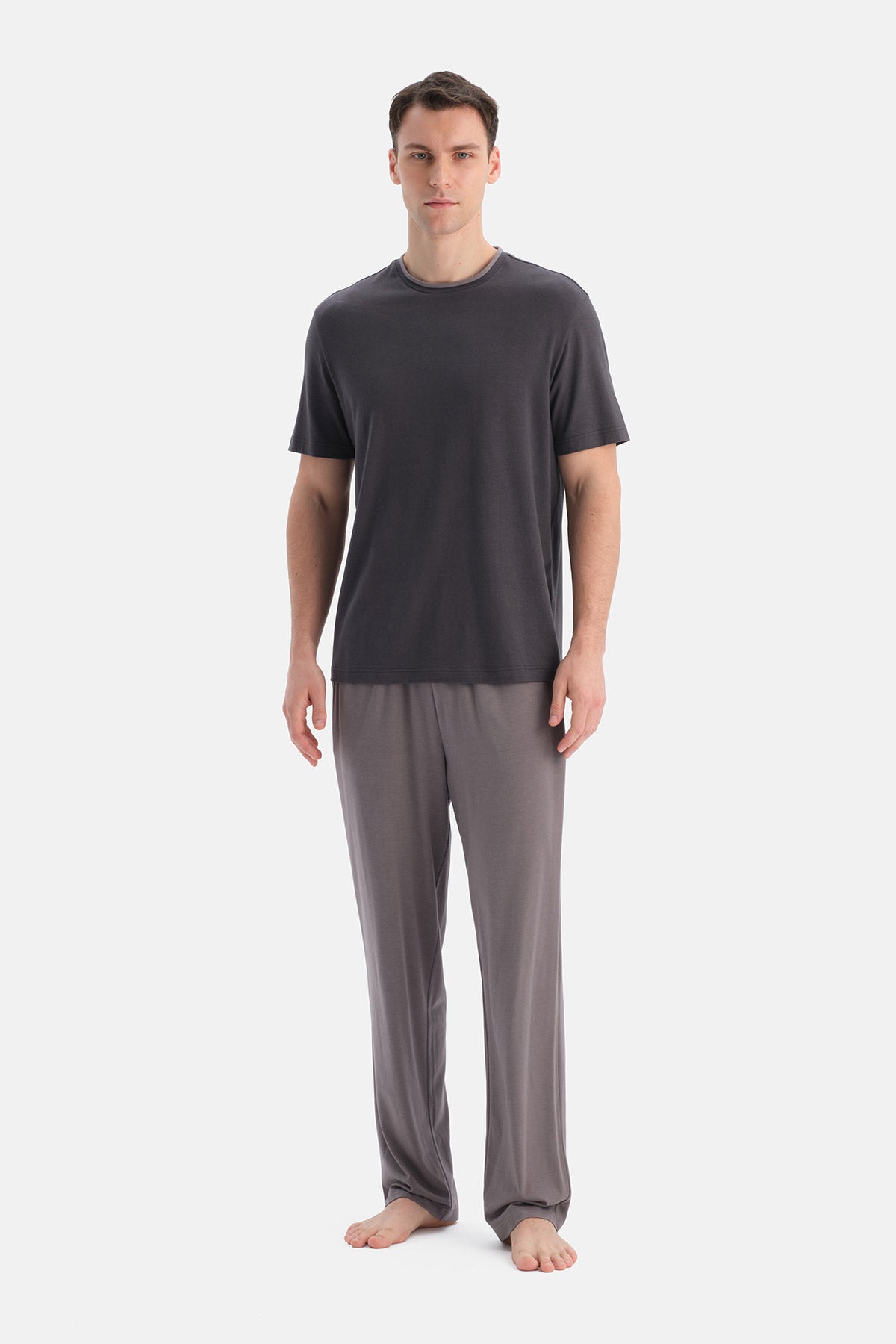 KISA KOLLU BAMBU PAMUK KARIŞIMLI TİŞÖRT PANTOLON TAKIM