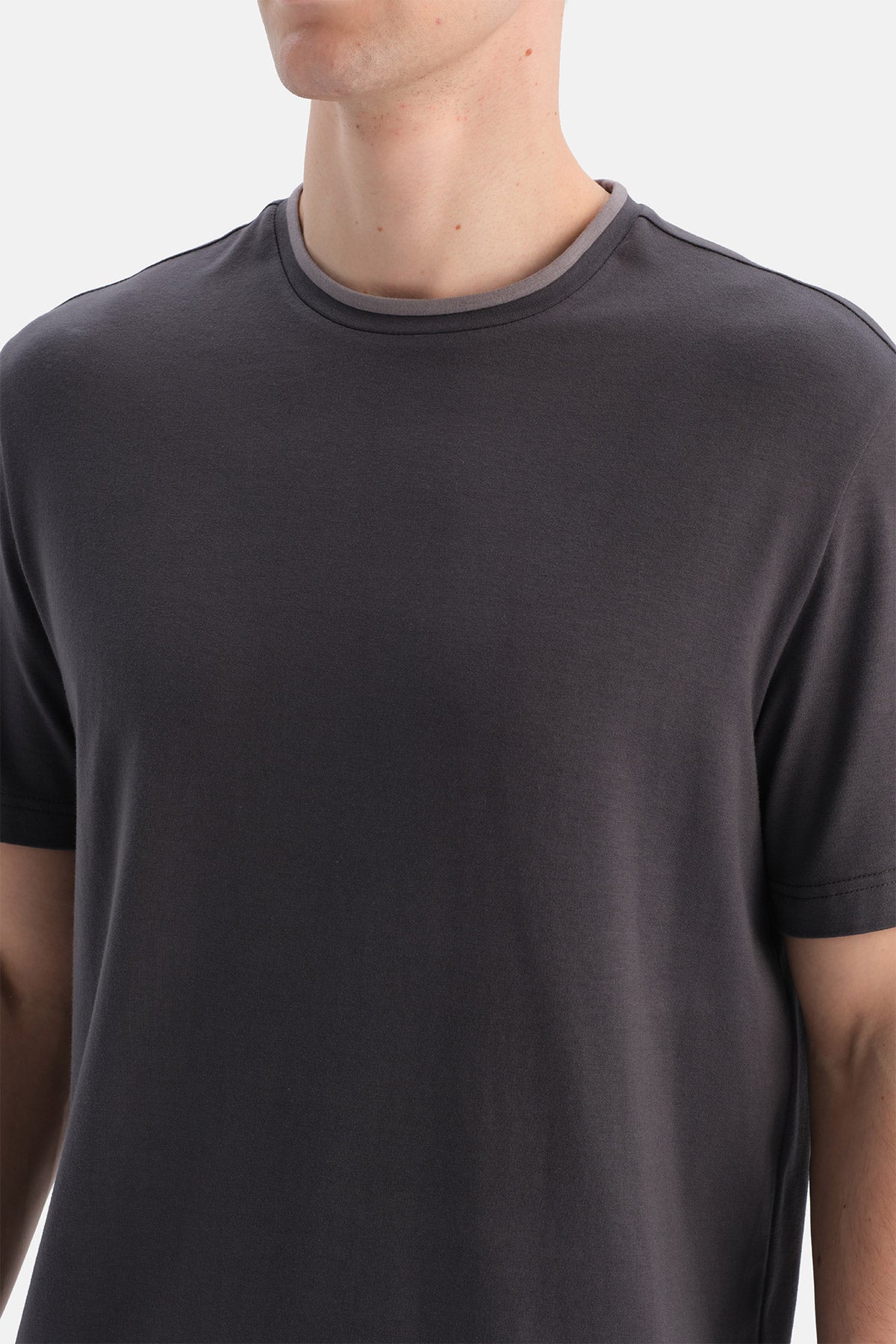 KISA KOLLU BAMBU PAMUK KARIŞIMLI TİŞÖRT PANTOLON TAKIM