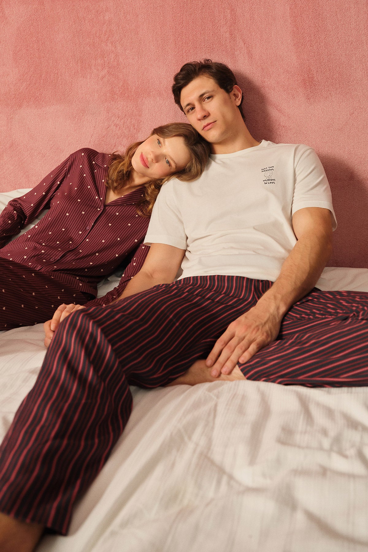 BASKI DETAYLI TİŞÖRT PANTOLON TAKIM