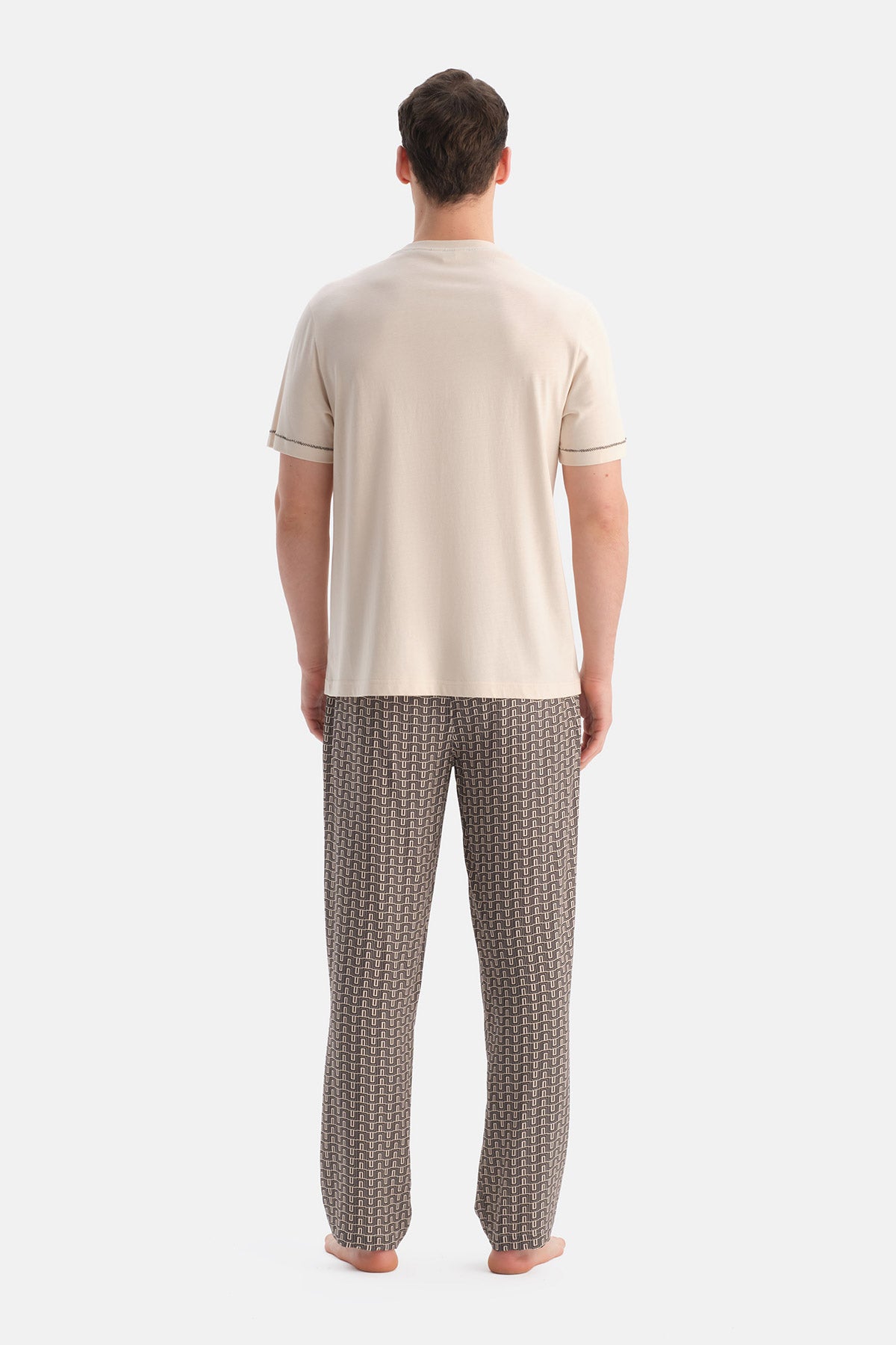 KISA KOLLU TİŞÖRT PANTOLON TAKIM