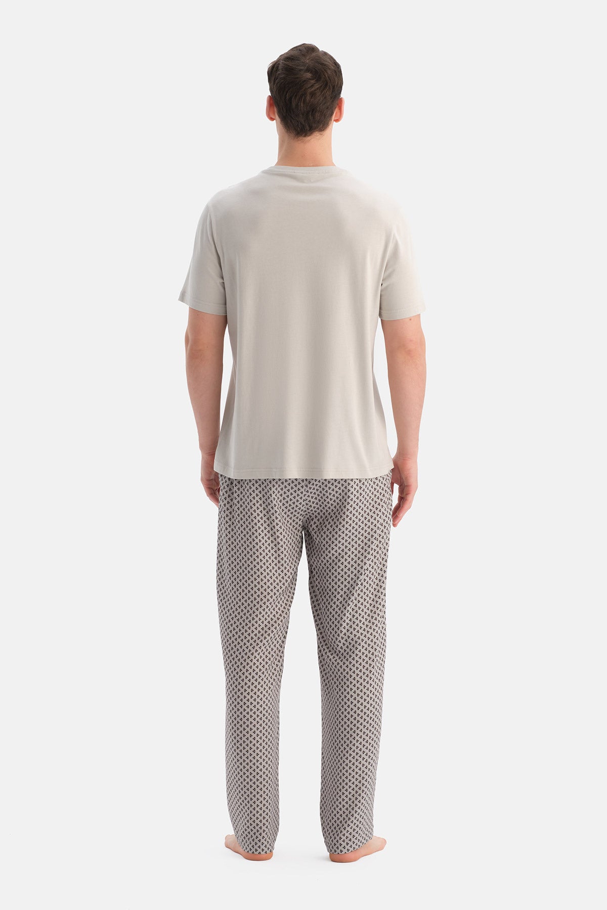 KISA KOLLU TİŞÖRT PANTOLON TAKIM