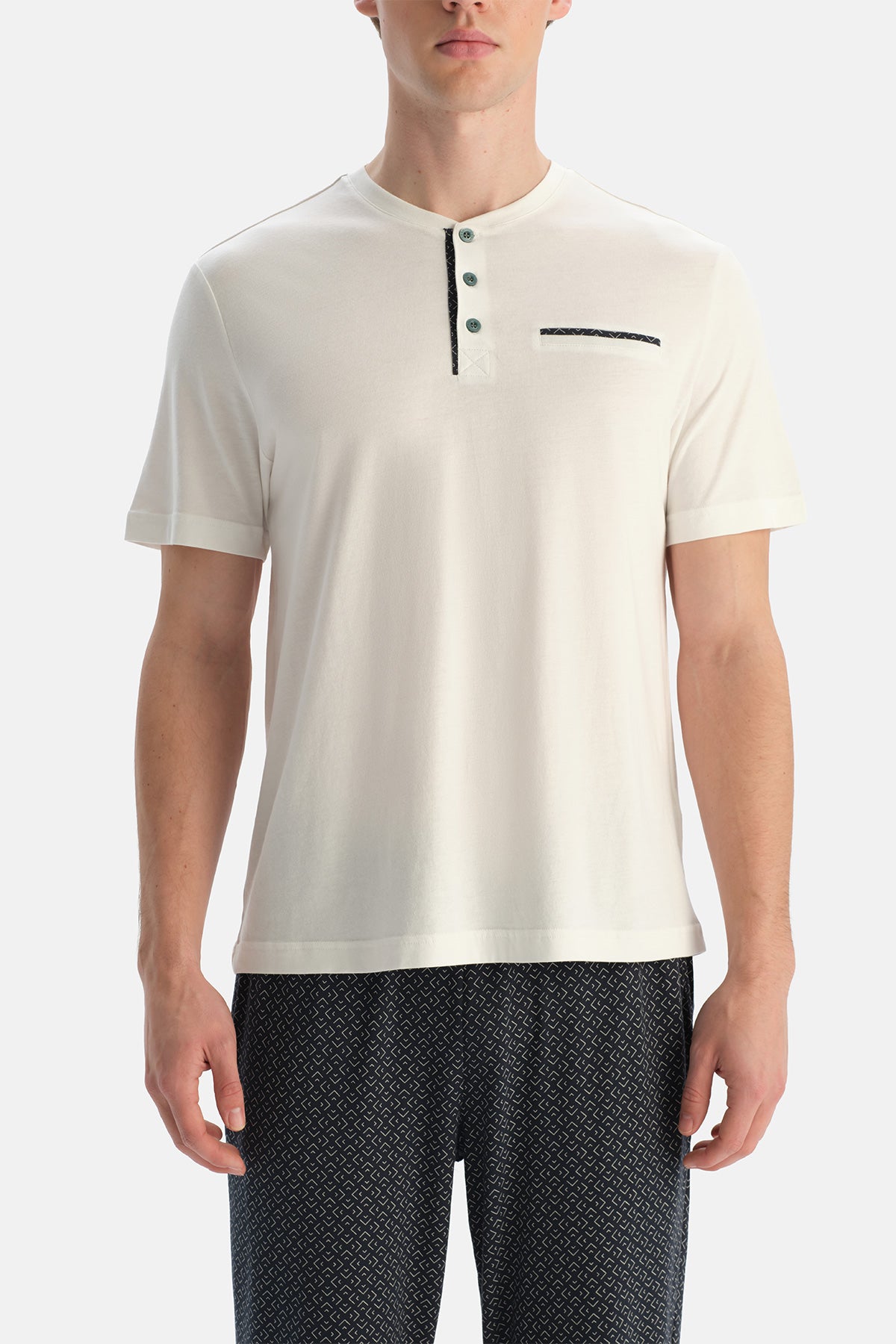 Beyaz Kısa Kollu Yarım Patlı Üçlü Takım