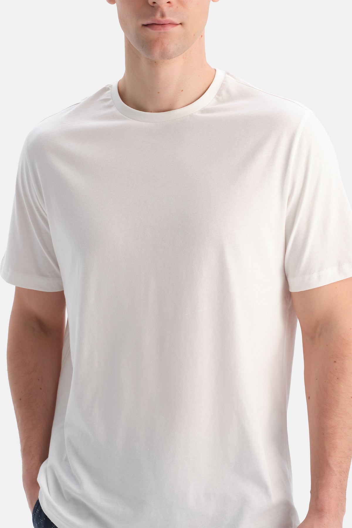 BİSİKLET YAKA KISA KOLLU TİŞÖRT PANTOLON TAKIM