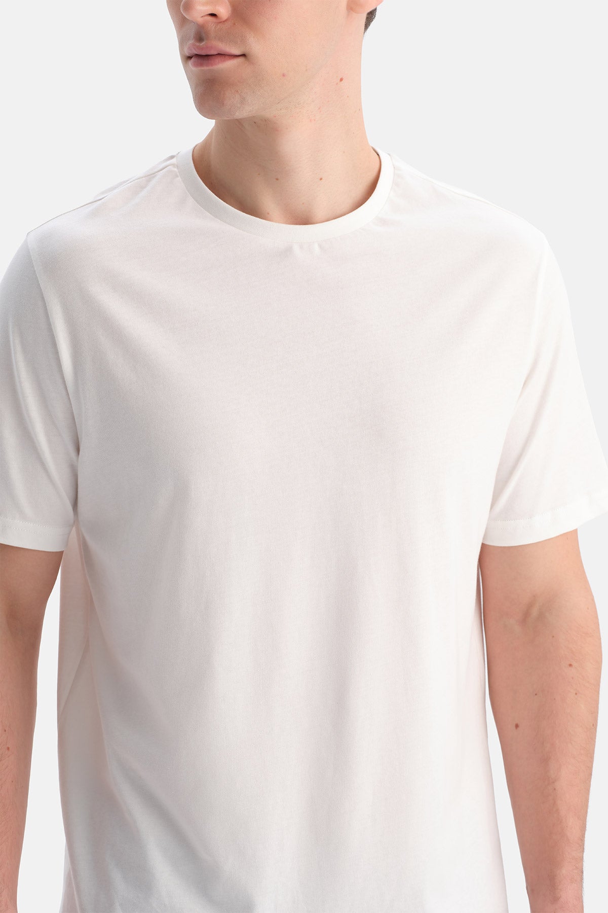 BİSİKLET YAKA KISA KOLLU TİŞÖRT PANTOLON TAKIM