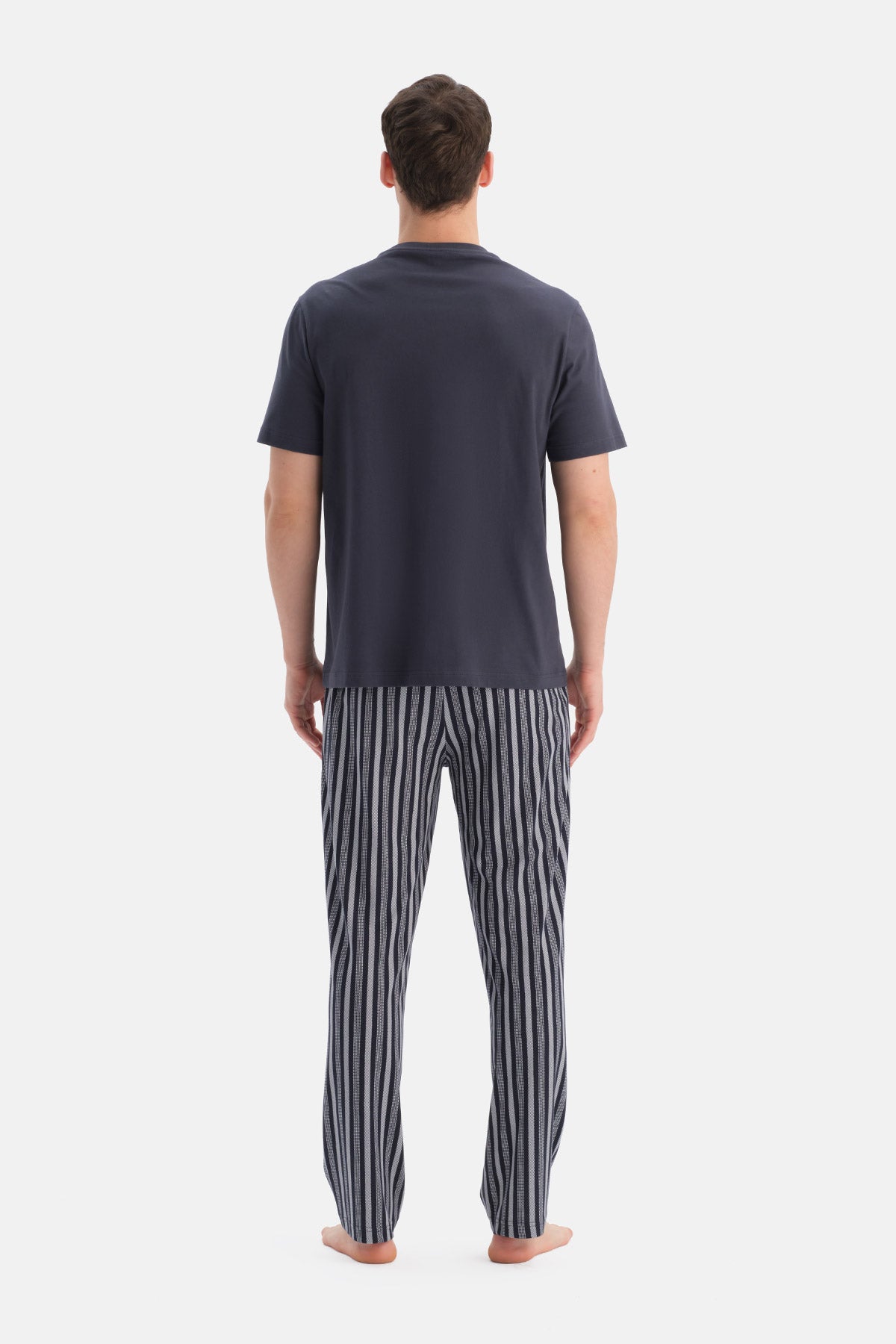 BİSİKLET YAKA KISA KOLLU TİŞÖRT PANTOLON TAKIM