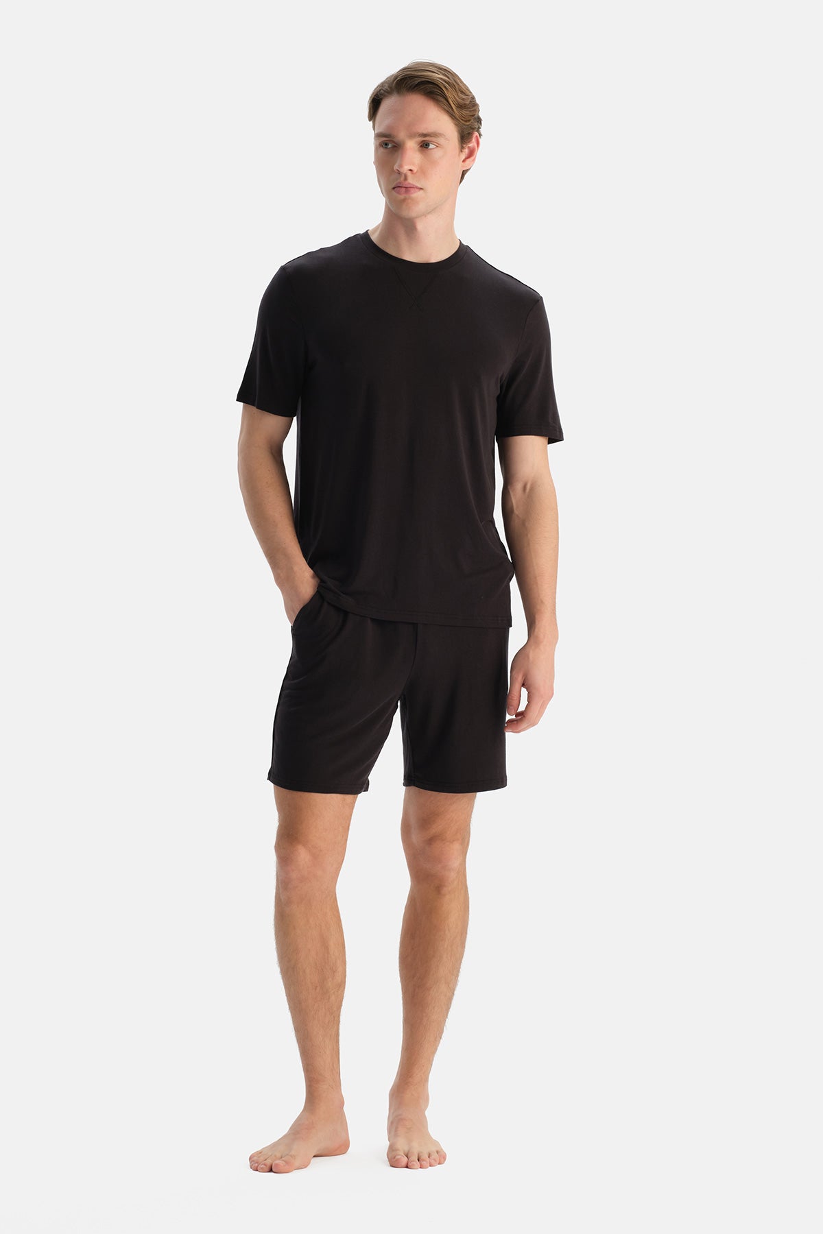 Siyah Zarf Dikişli Tişört Şort Takım