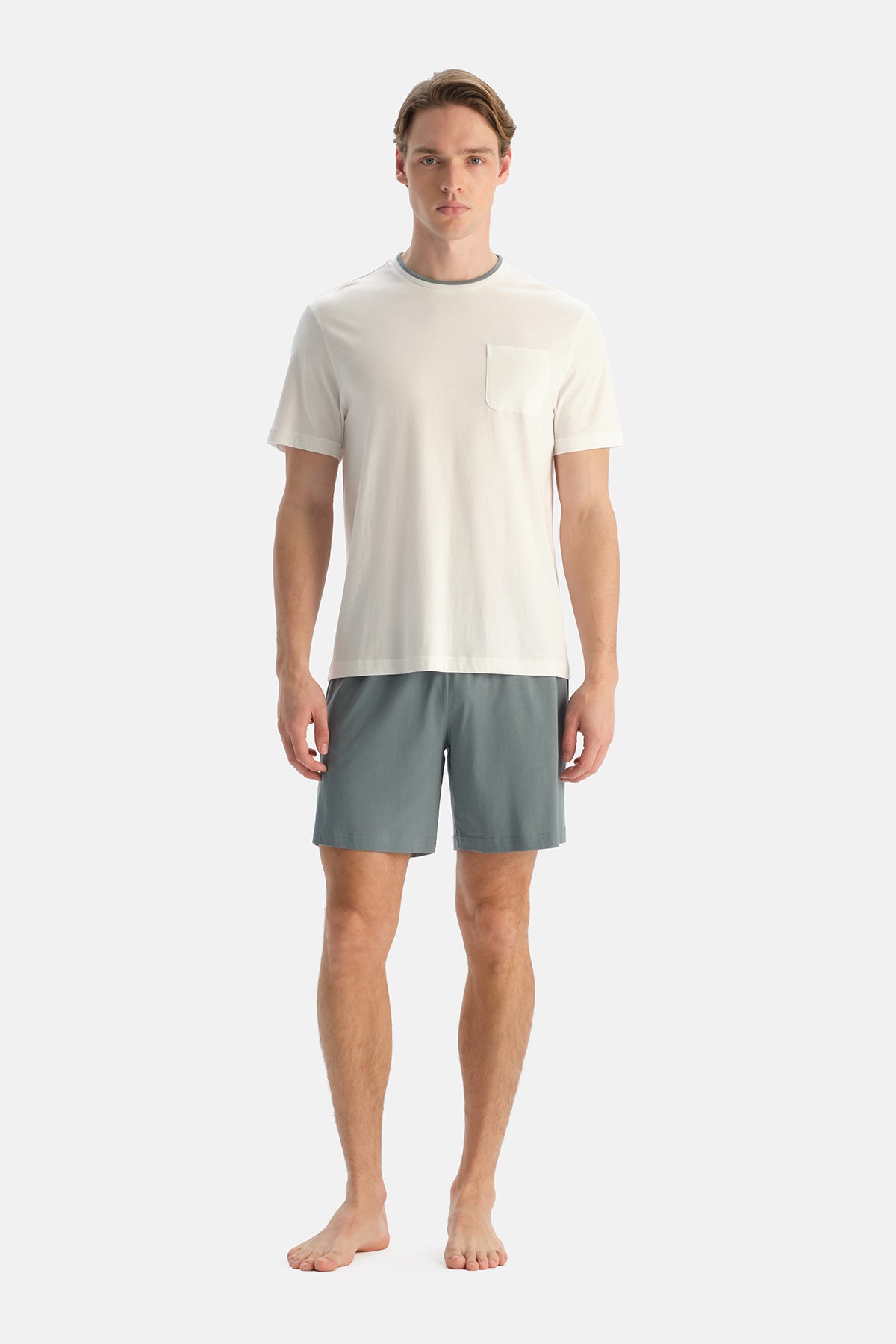 Beyaz Çift Kat Bisiklet Yaka Tişört Şort Takım