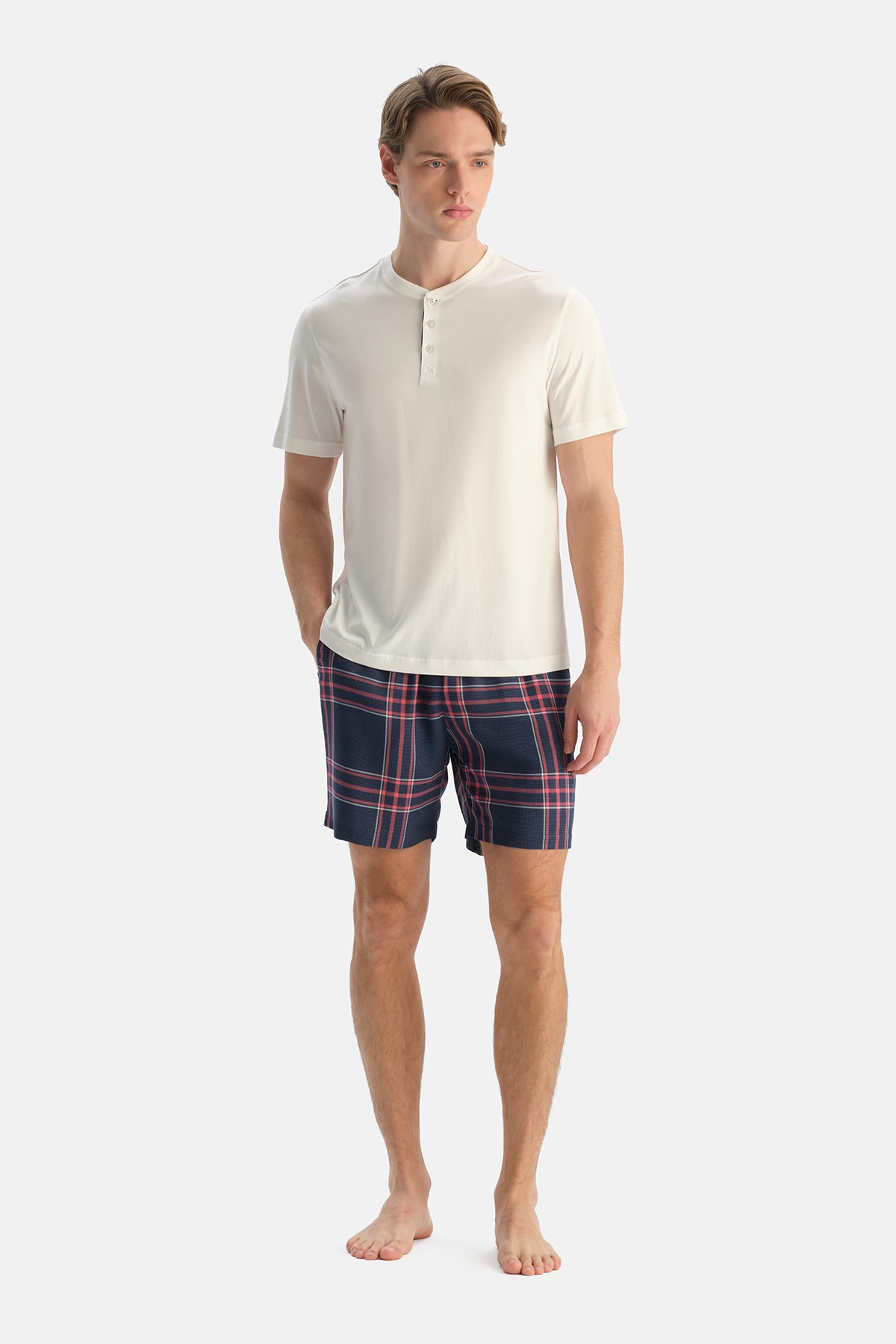 Beyaz Kısa Kollu Yarım Patlı Tişört Şort Takım