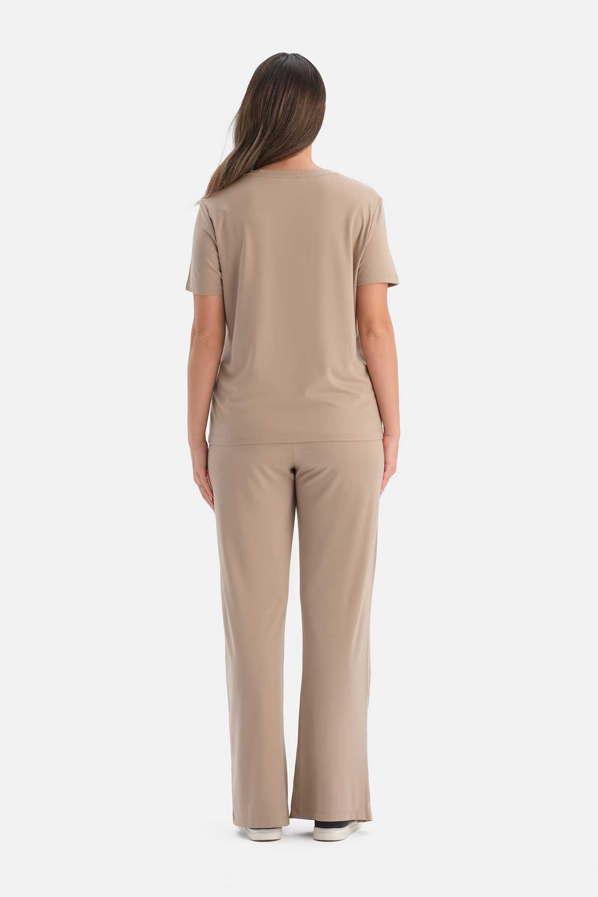 V YAKA KISA KOLLU TİŞÖRT