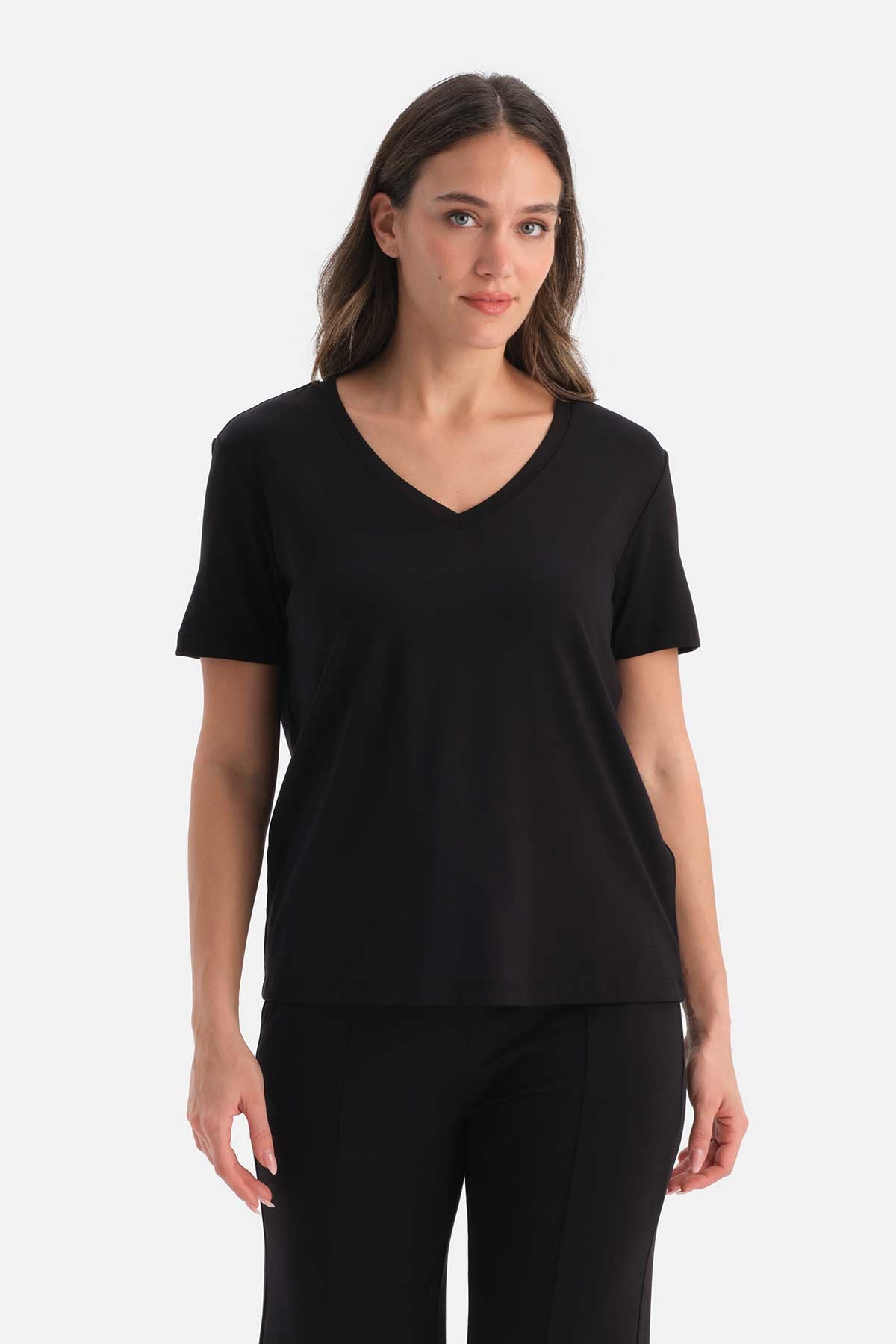 V YAKA KISA KOLLU TİŞÖRT