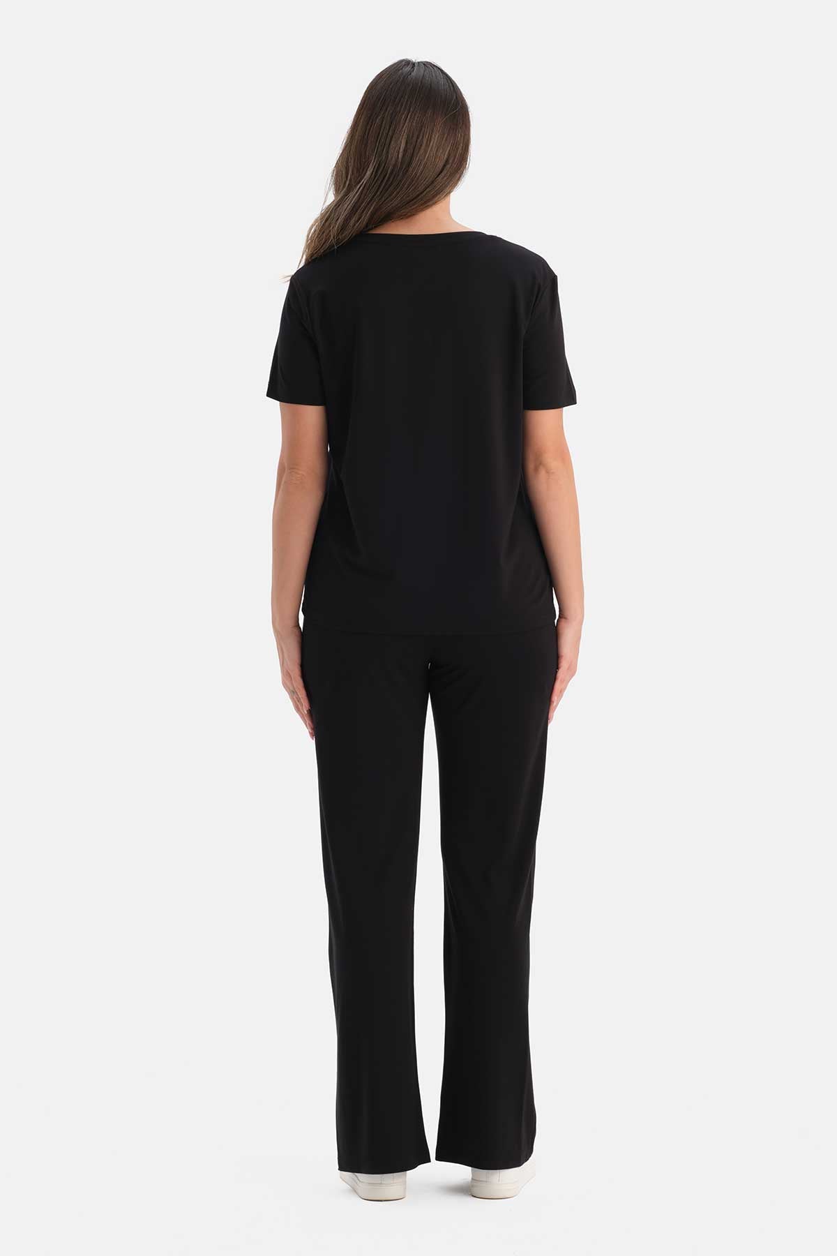 V YAKA KISA KOLLU TİŞÖRT