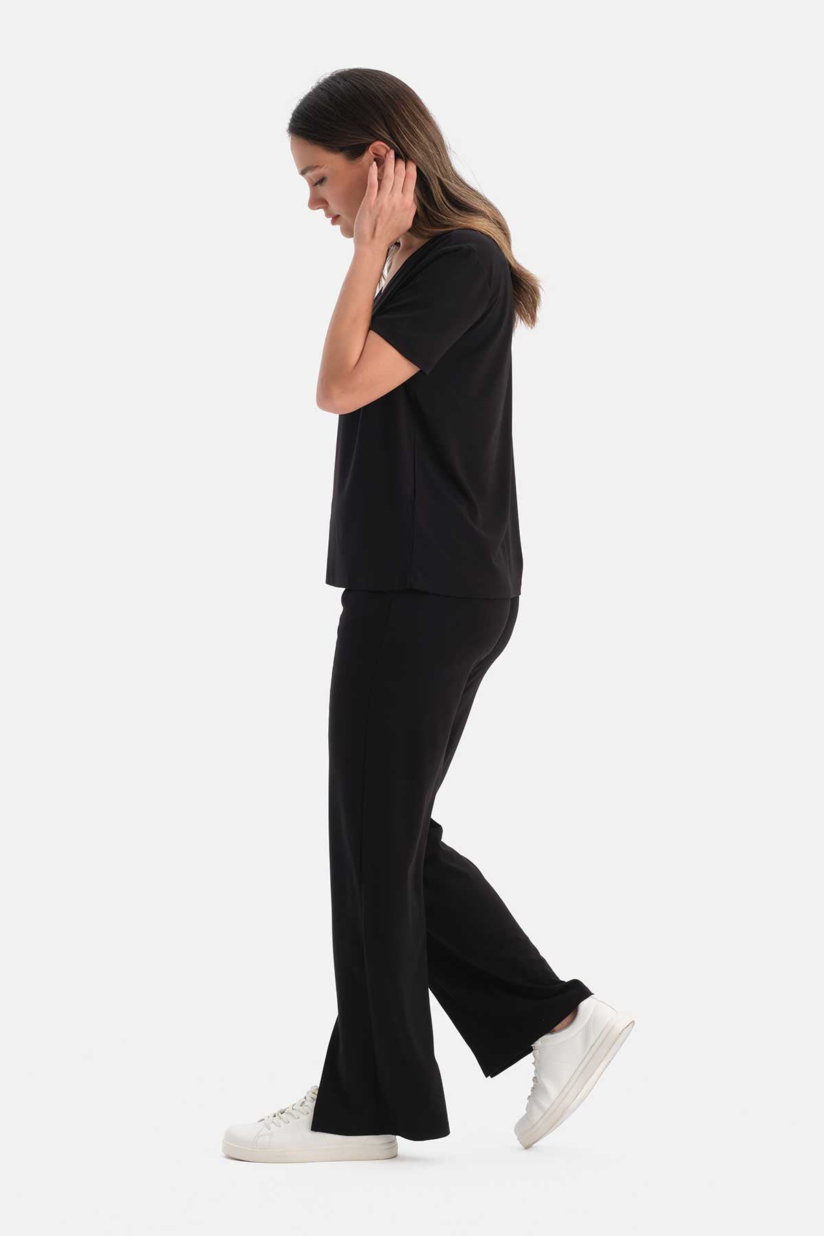 V YAKA KISA KOLLU TİŞÖRT