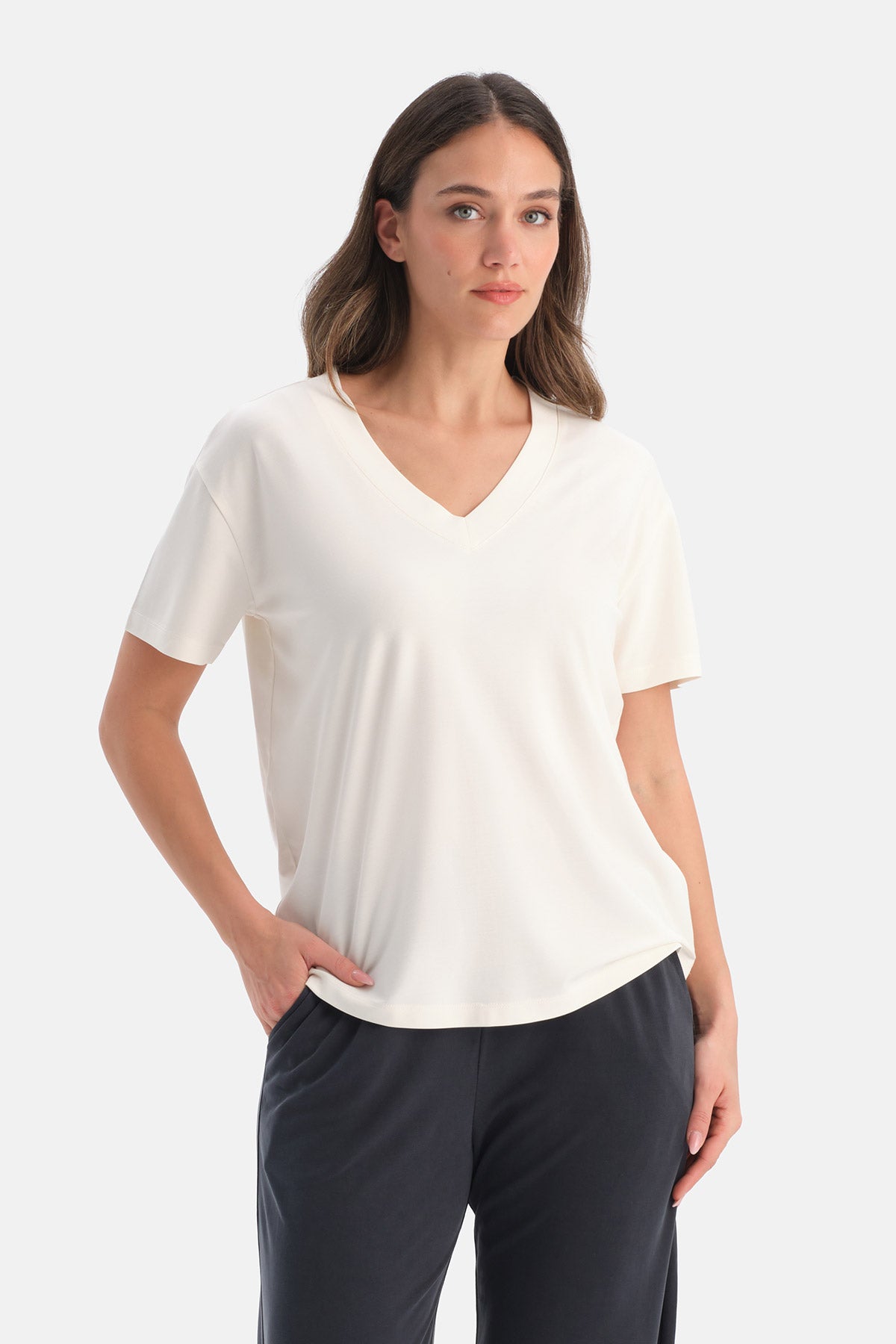 V YAKA KISA KOLLU TİŞÖRT