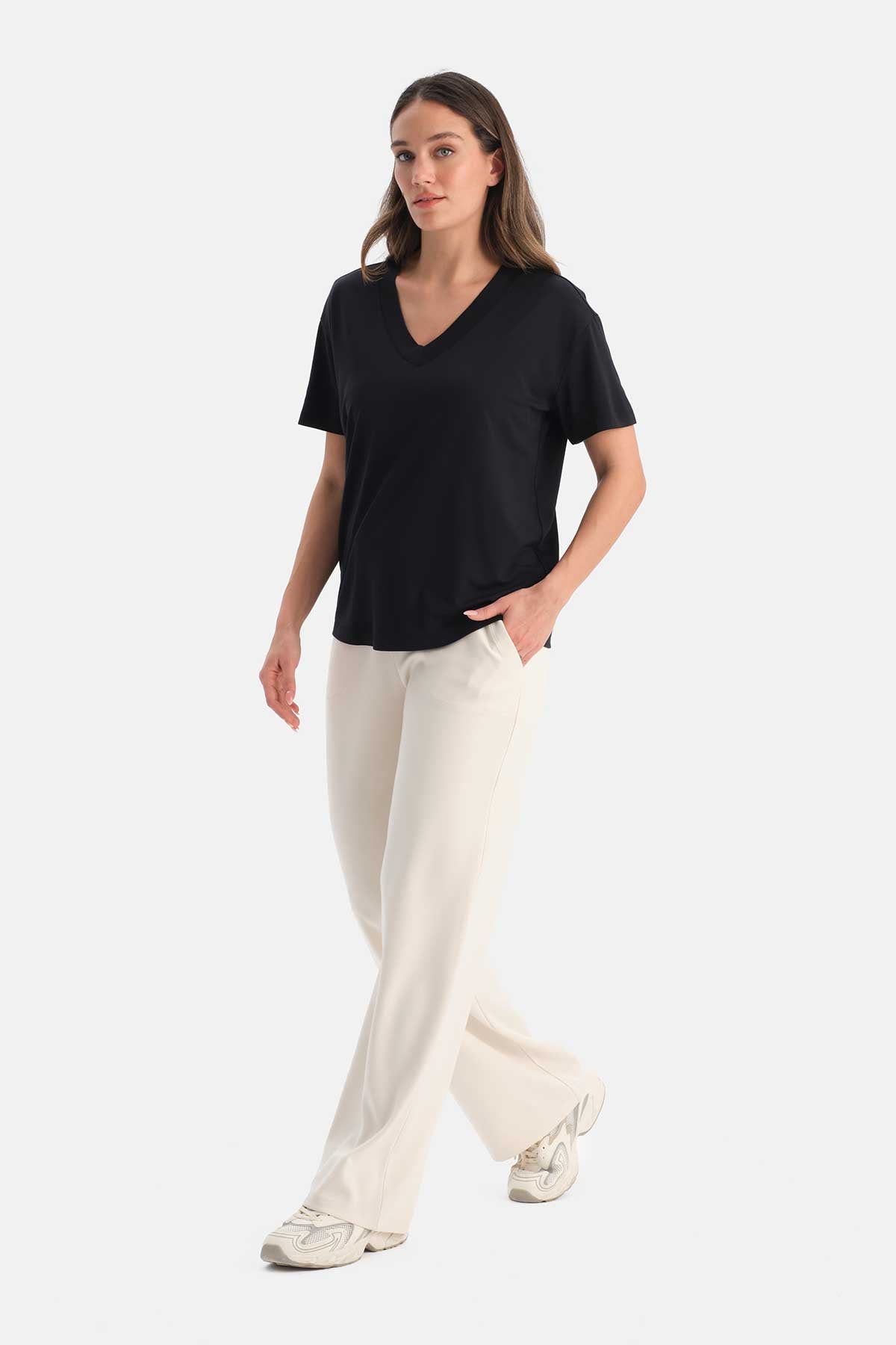 V YAKA KISA KOLLU TİŞÖRT