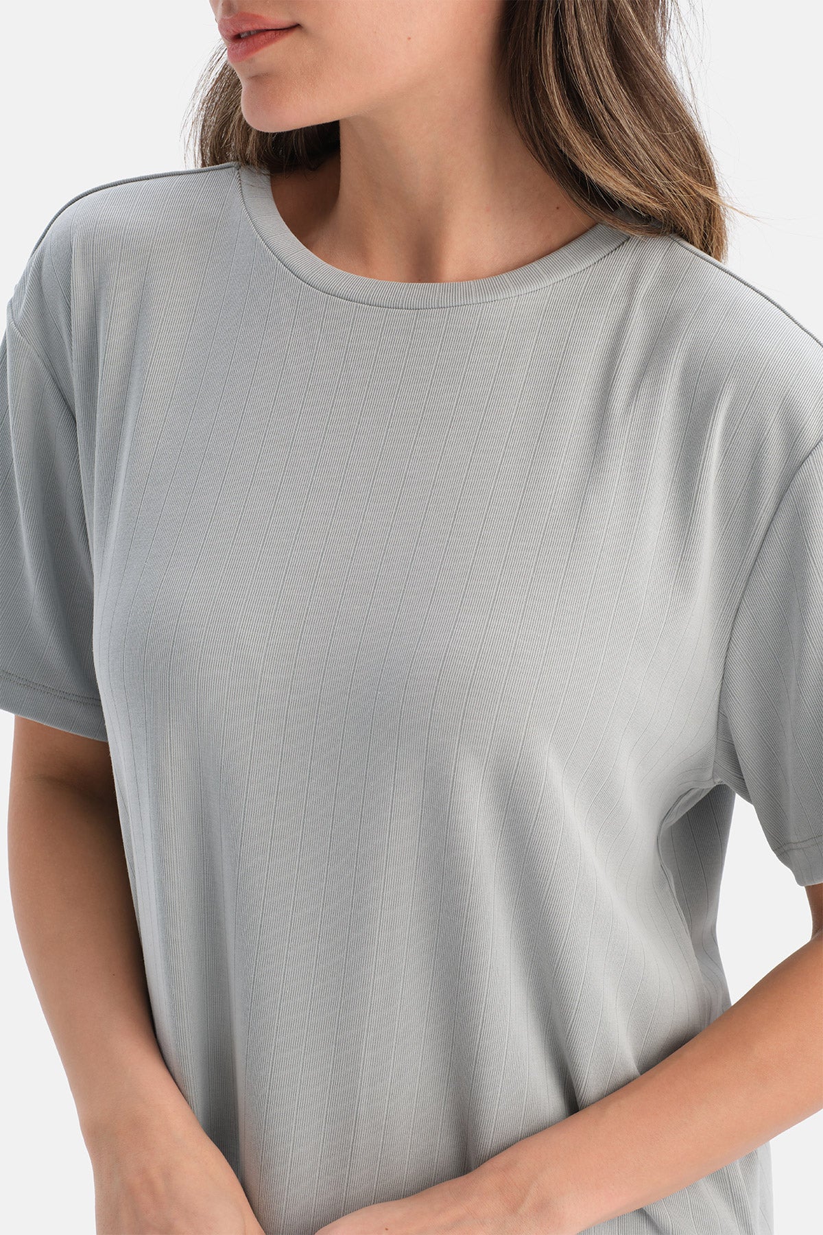 GENİŞ YAKA TİŞÖRT