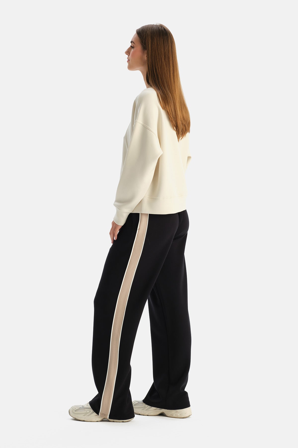Ekru Dikiş Detaylı Sweatshirt