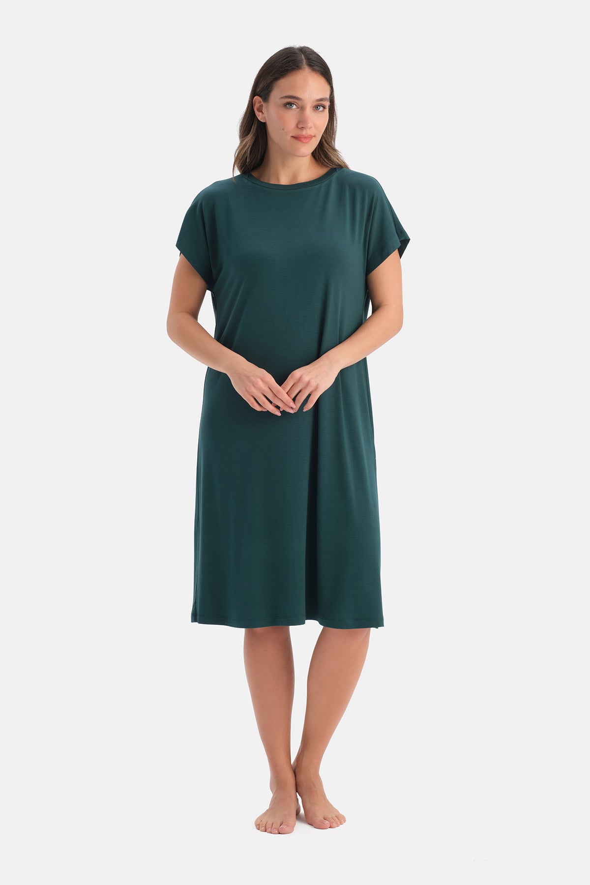 DÜŞÜK OMUZLU GECELİK