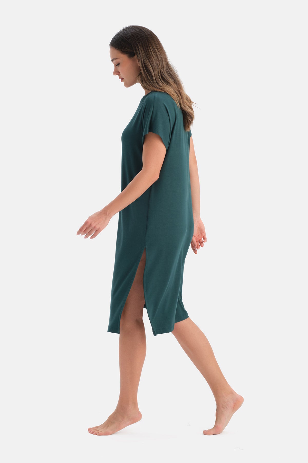 DÜŞÜK OMUZLU GECELİK