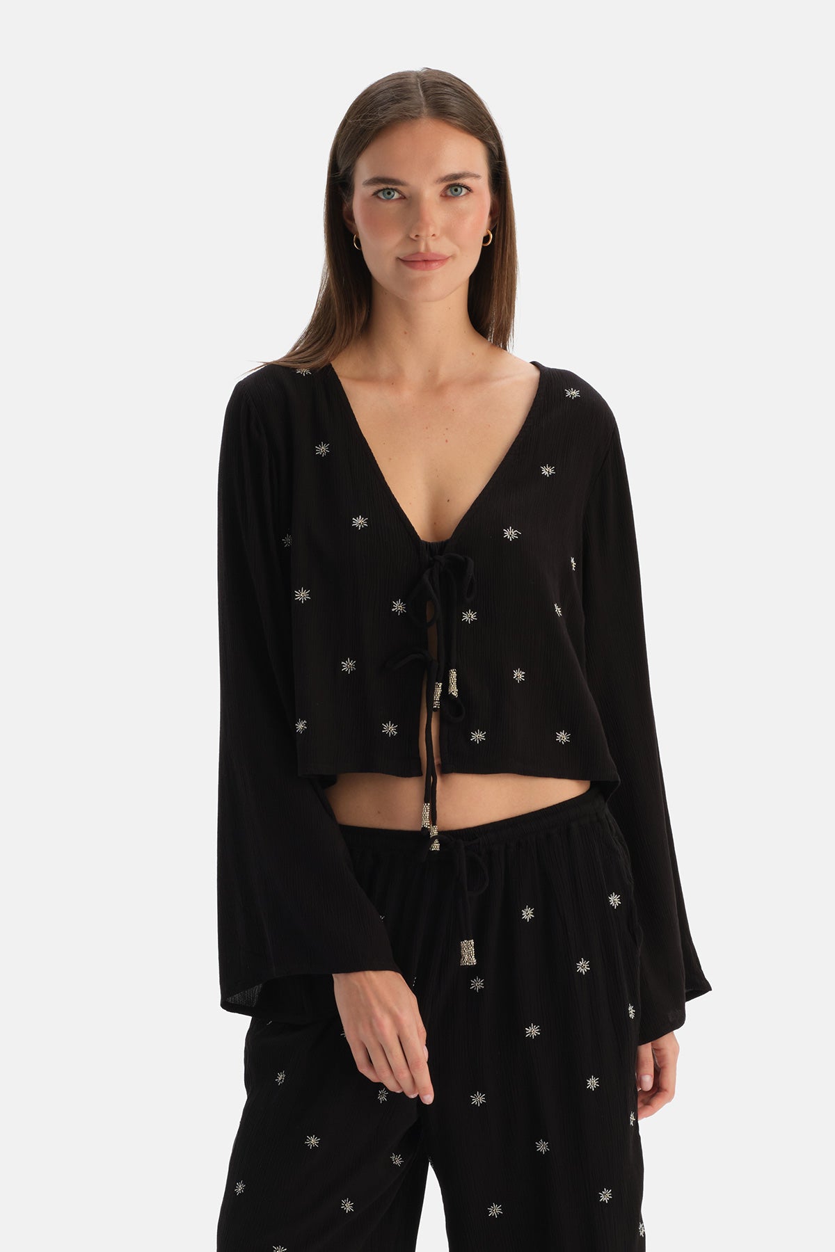 Siyah Önden Bağlamalı Gömlek