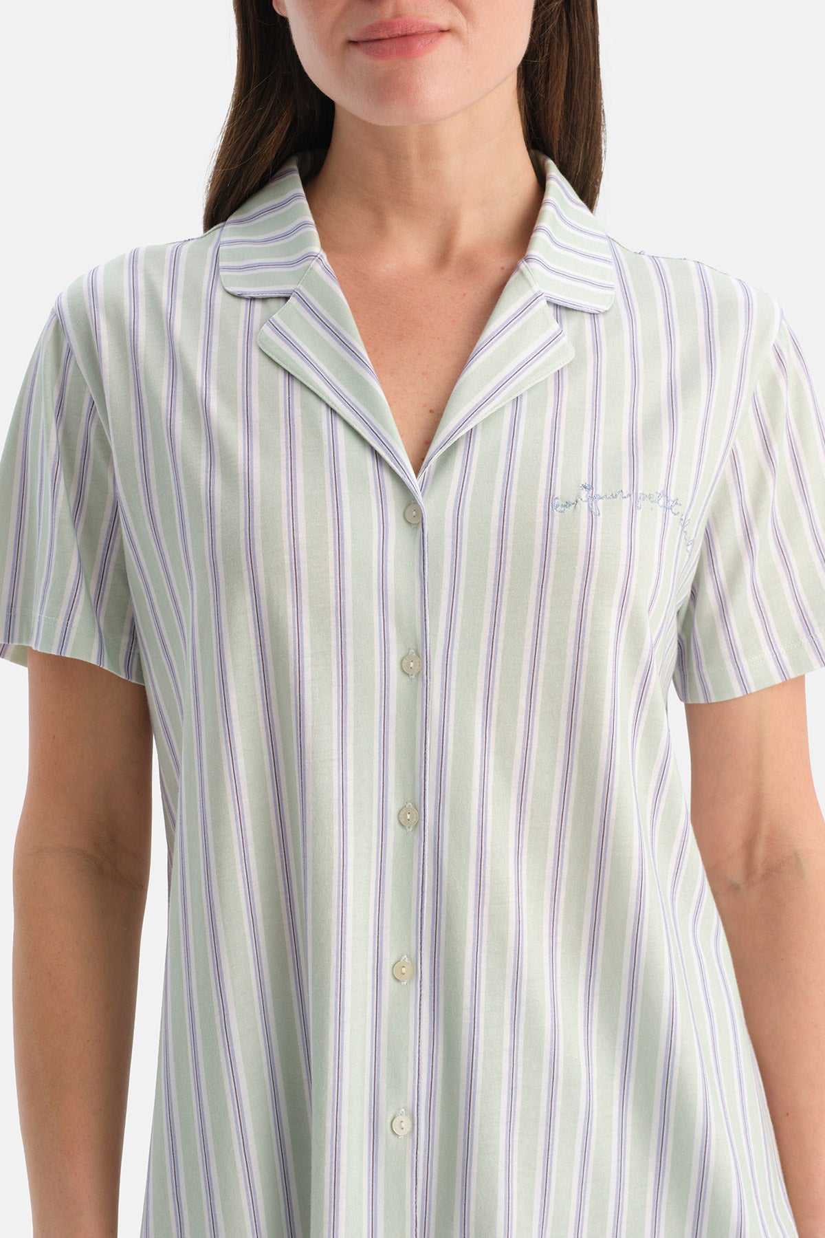 ÇİZGİLİ GÖMLEK ŞORT TAKIM