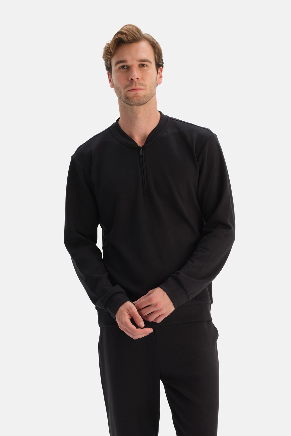 Siyah Yarım Fermuarlı Sweatshirt