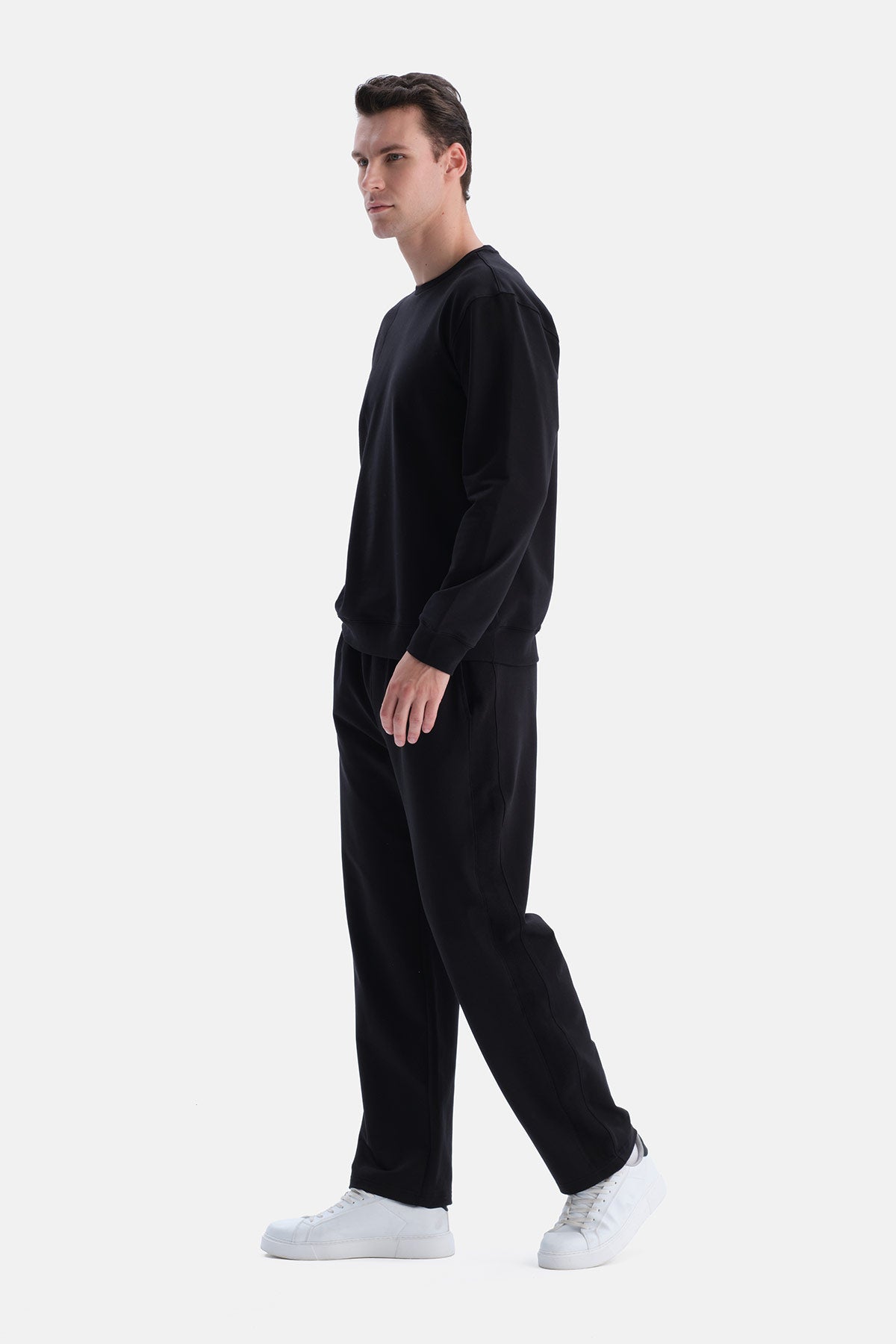 Siyah Bis Yaka Ribana Detaylı Sweatshirt