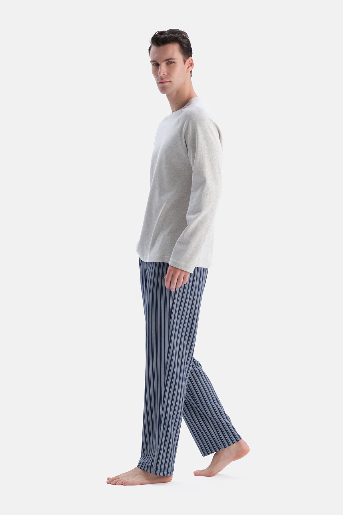REGLAN KOLLU TİŞÖRT ÇİZGİLİ PANTOLON TAKIM