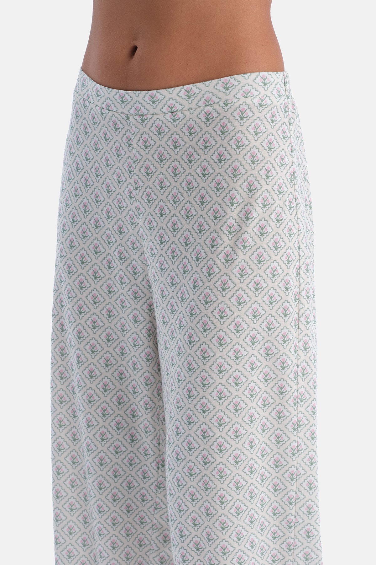 ÇİÇEK DESENLİ GÖMLEK PANTOLON TAKIM