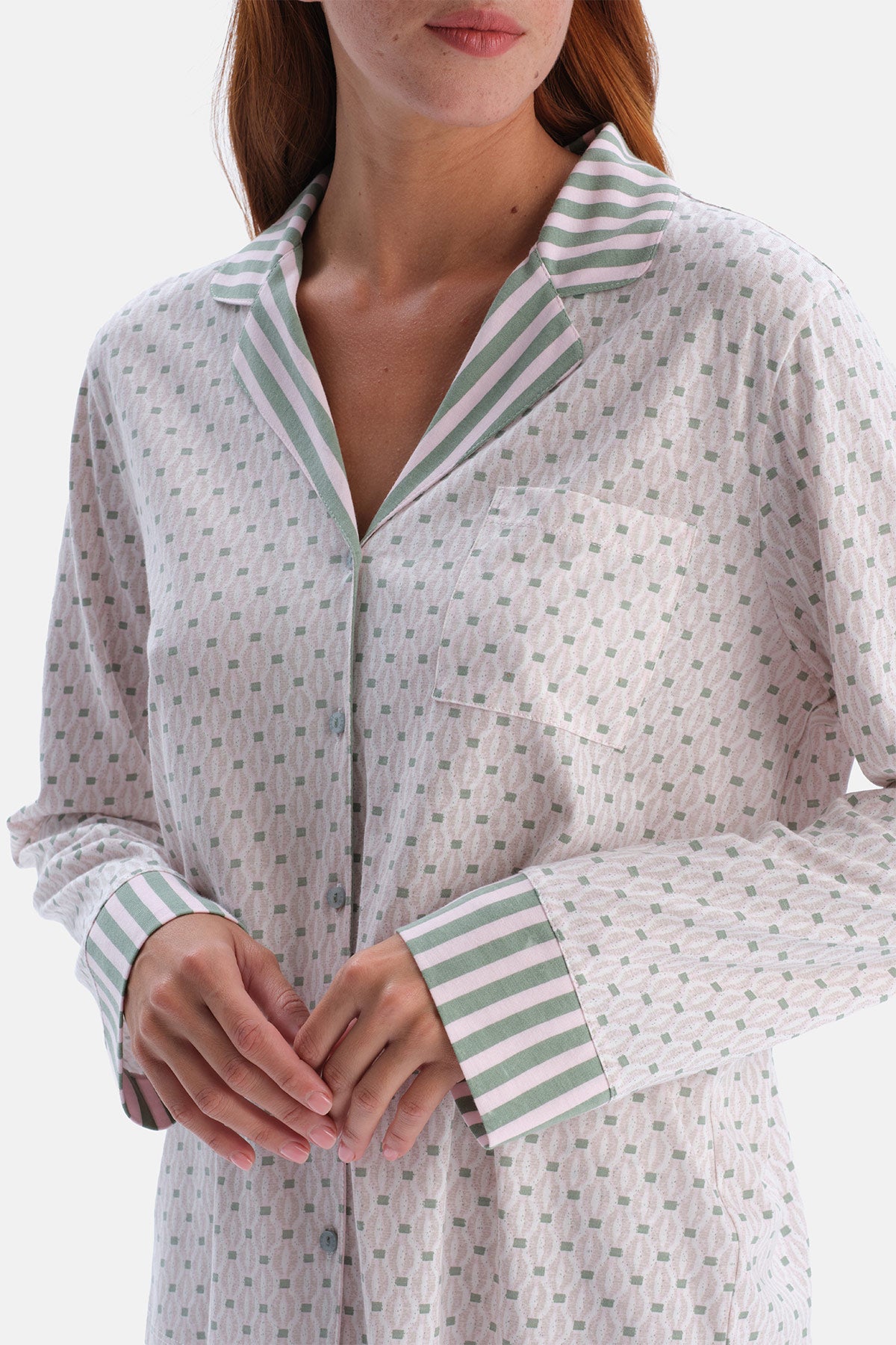 GEOMETRİK DESENLİ GÖMLEK PANTOLON TAKIM