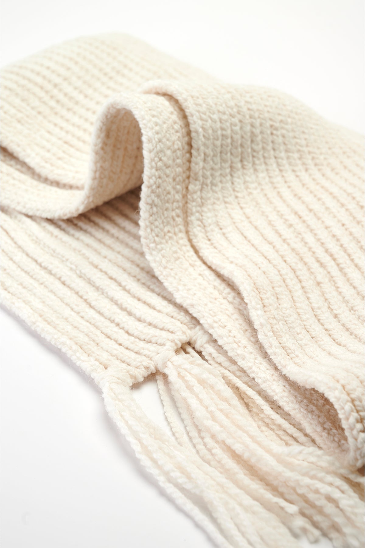 Beyaz El Örgüsü Atkı