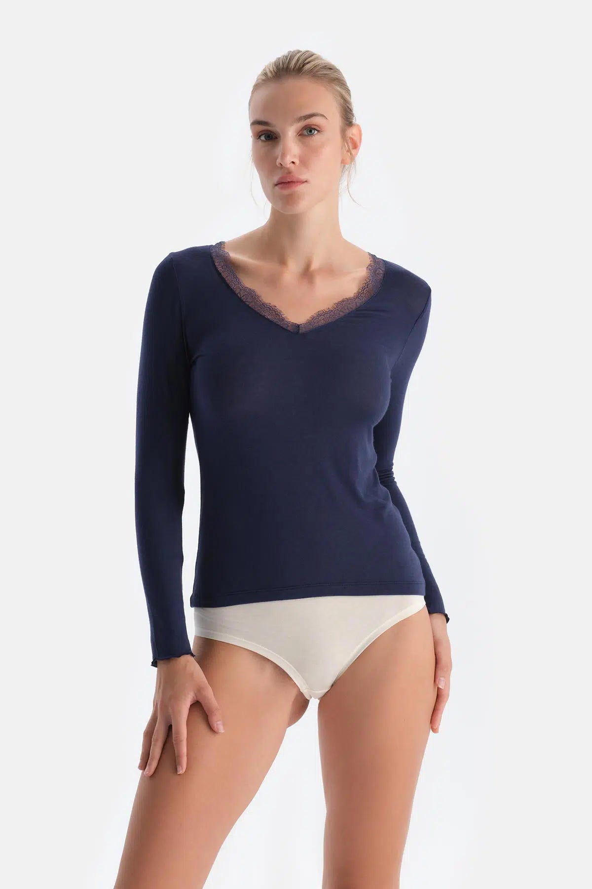 Lacivert Modal Kaşmir Dantel Detaylı V Yaka Uzun Kollu Bluz