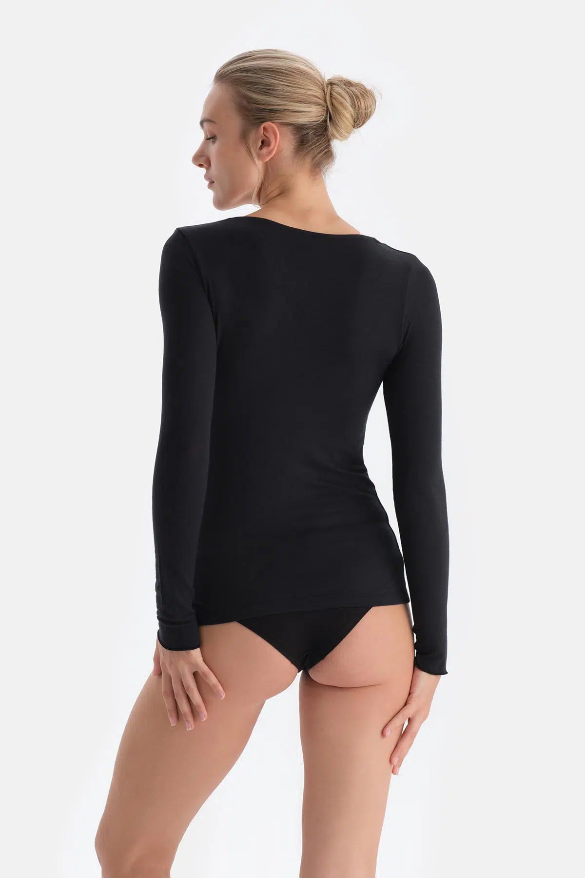 Siyah Modal Kaşmir Dantel Detaylı V Yaka Uzun Kollu Bluz