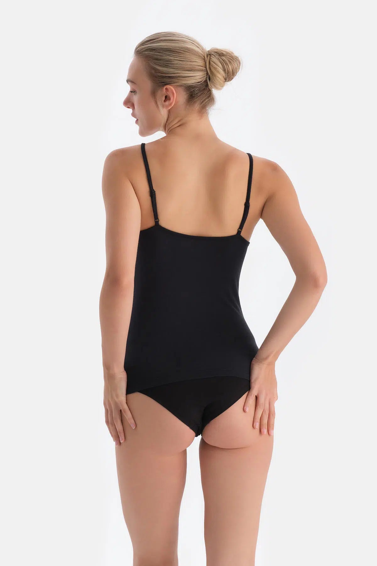 Siyah Modal Kaşmir Dantel Detaylı Atlet