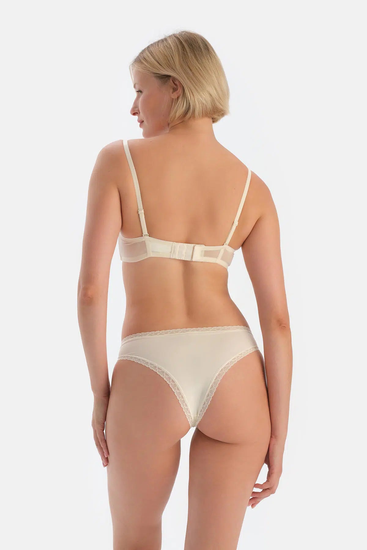 Ekru Almıra Straplez Boş Cup Tek Sütyen