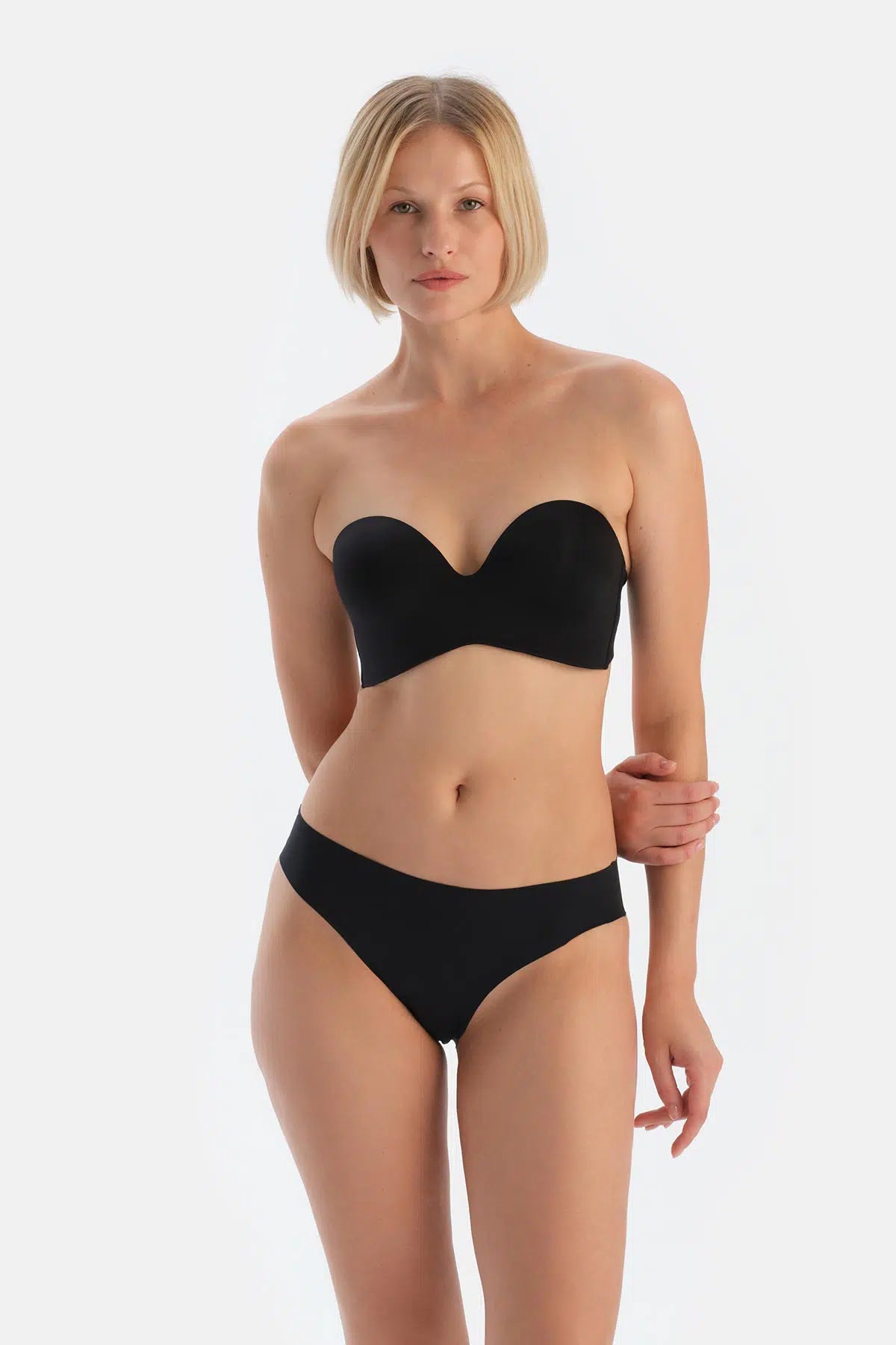Siyah Clarıce Yarı Dolgulu Straplez Yandan Destekli Sütyen