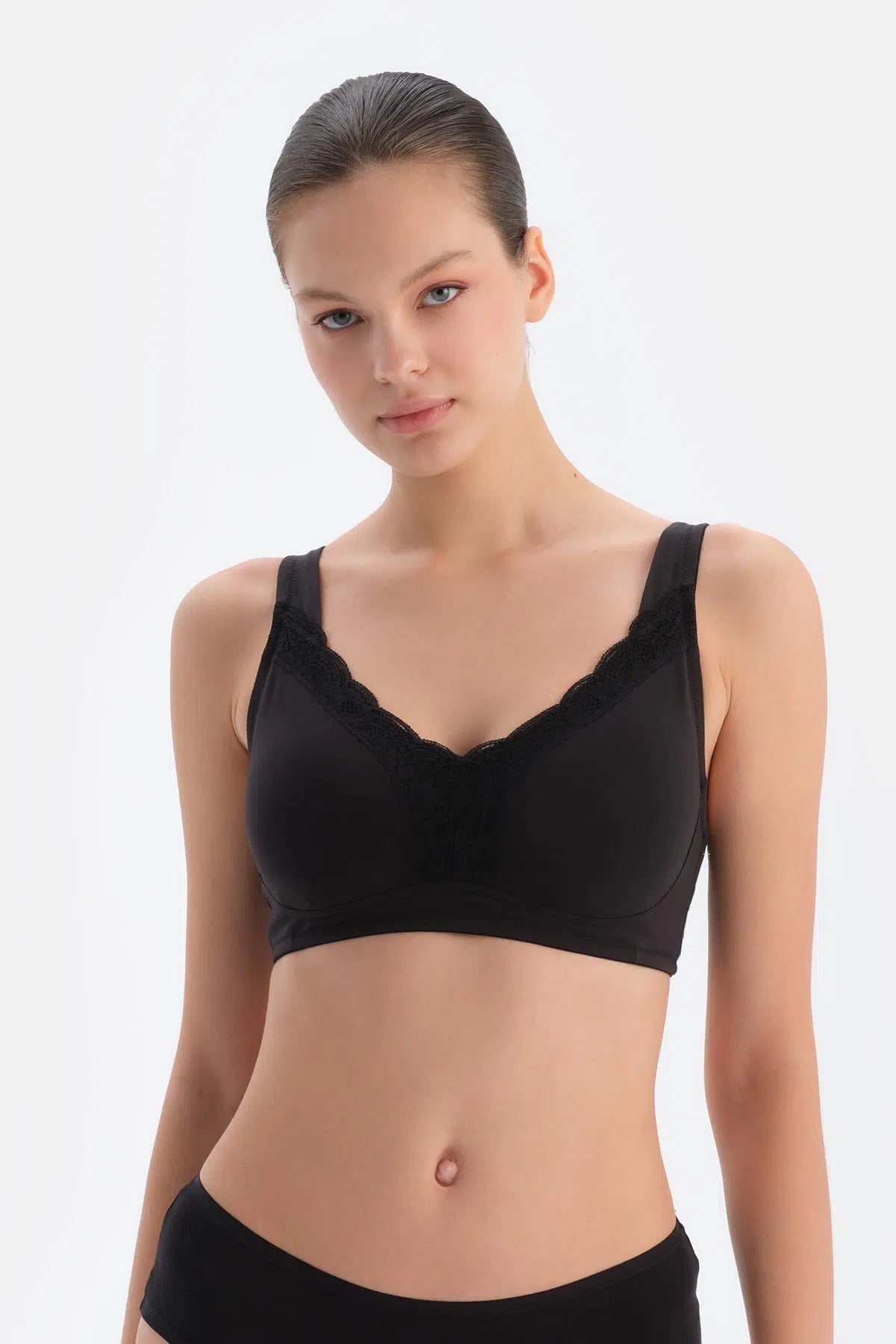 Siyah Missy Dantel Detaylı Balensiz Sütyen