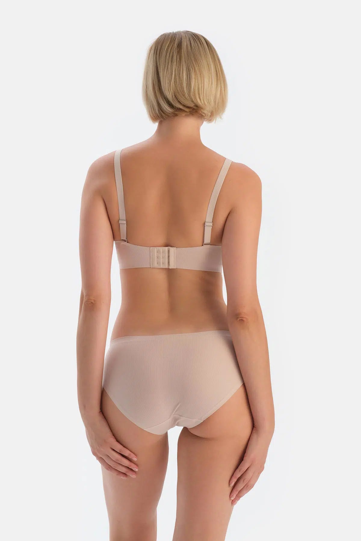 Pudra Linora Balensiz Dikişsiz Toparlayıcı Sütyen