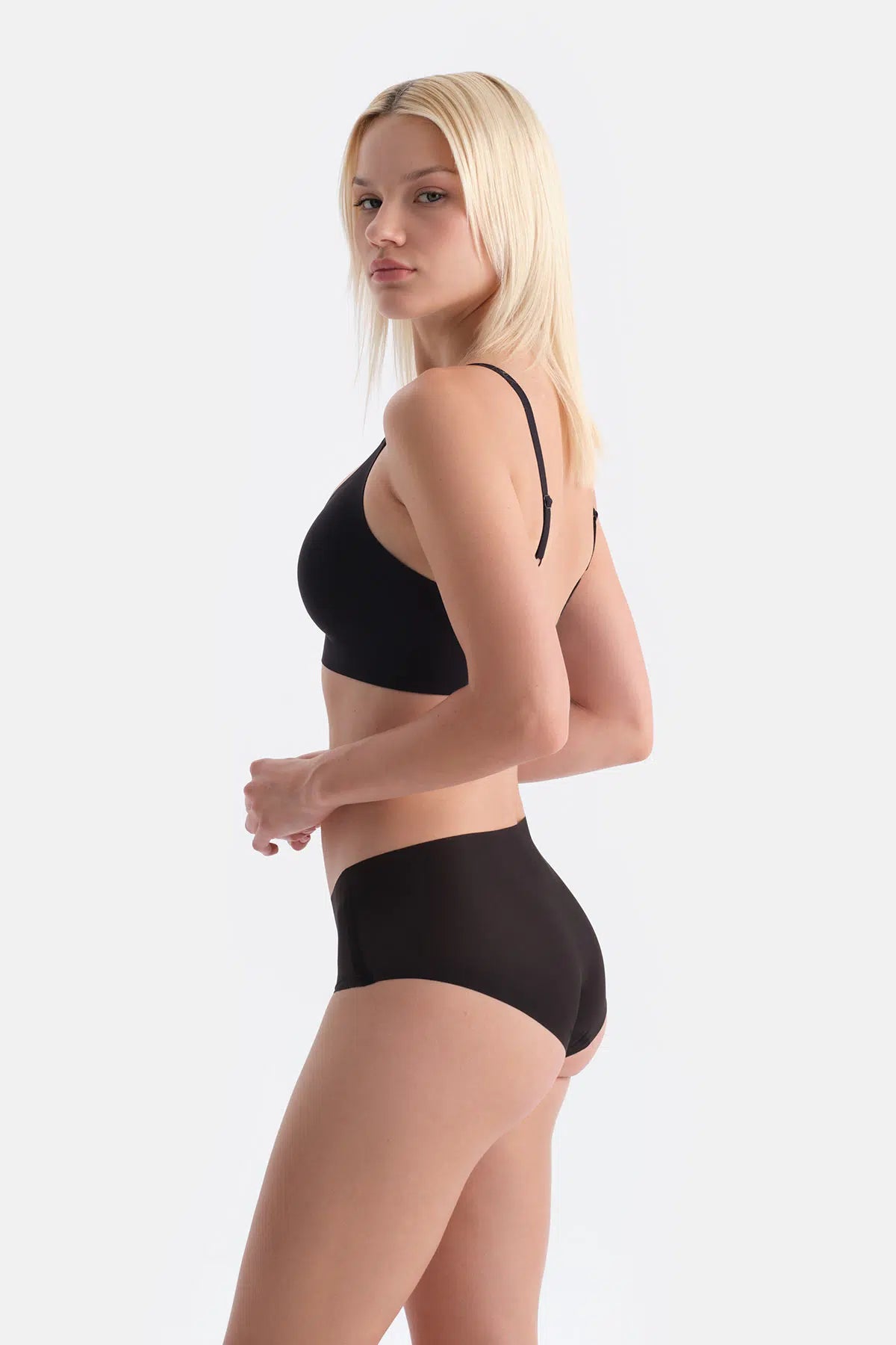 Siyah Linora Balensiz Dikişsiz Toparlayıcı Sütyen