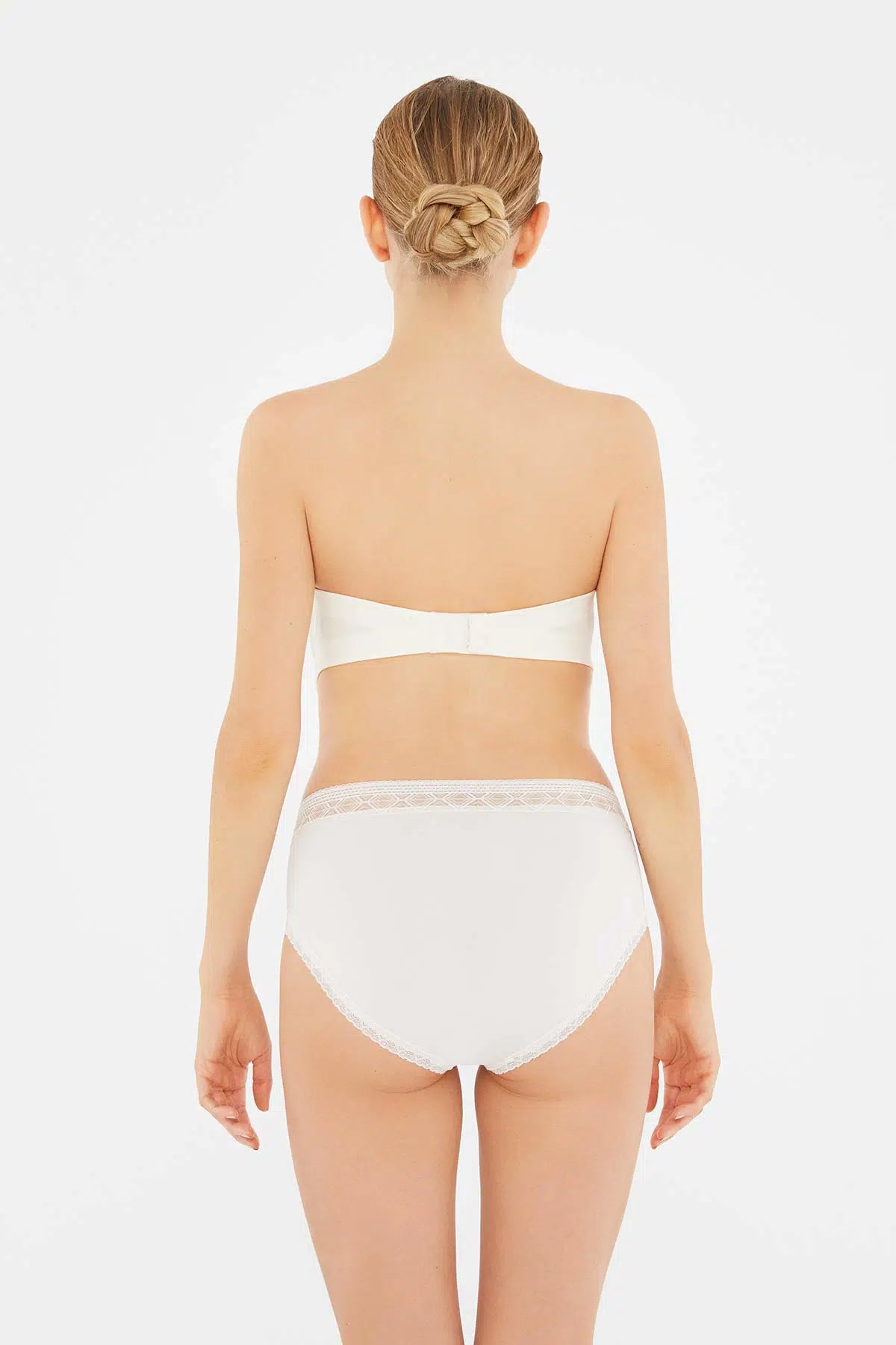 Ekru Akseusuar Detaylı Micro Polyamıde Yüksek Bel Slip