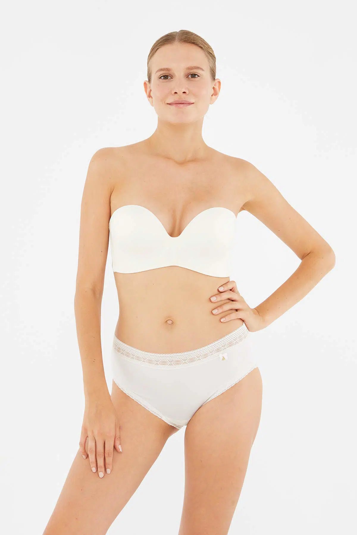 Ekru Akseusuar Detaylı Micro Polyamıde Yüksek Bel Slip