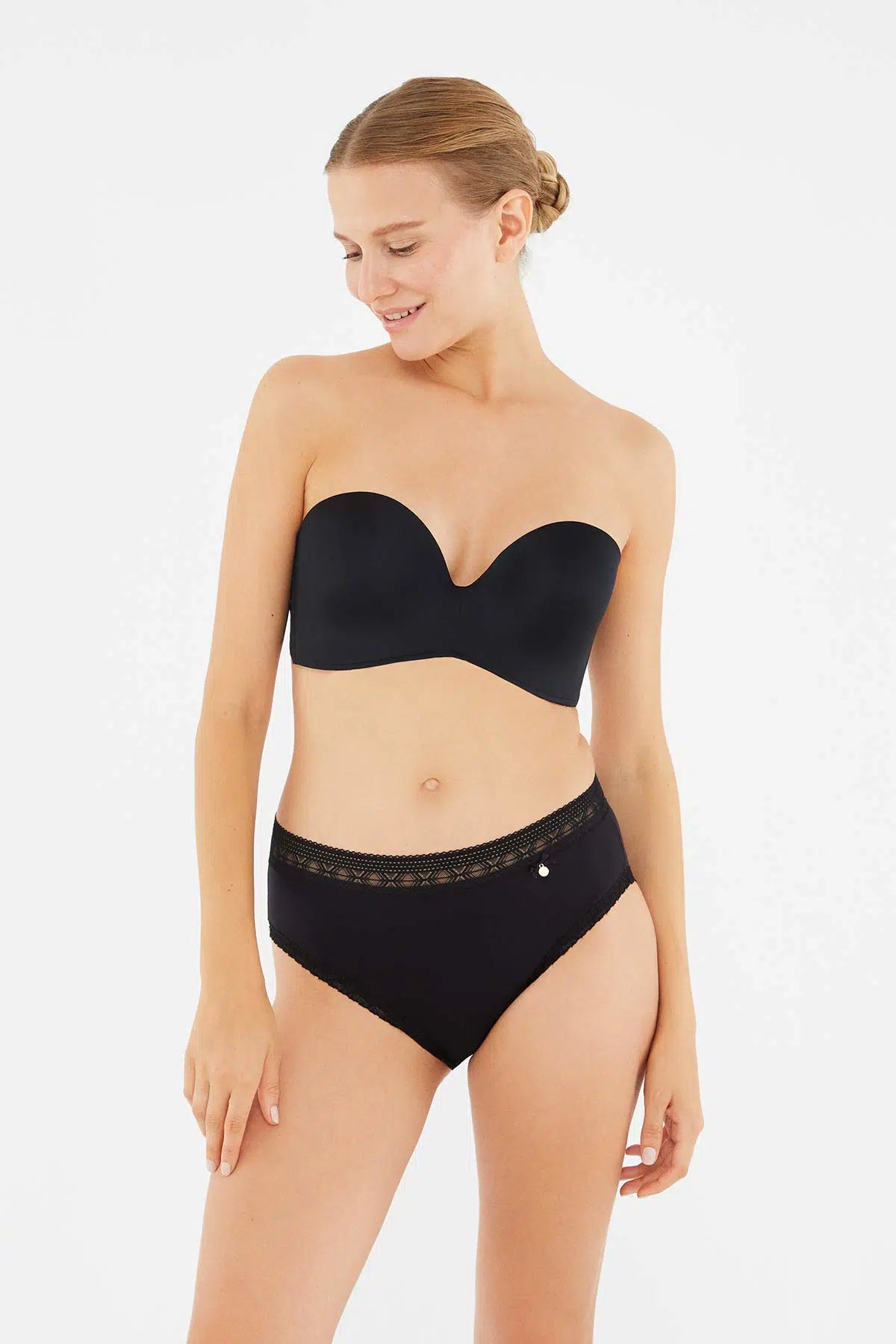 Siyah Akseusuar Detaylı Micro Polyamıde Yüksek Bel Slip