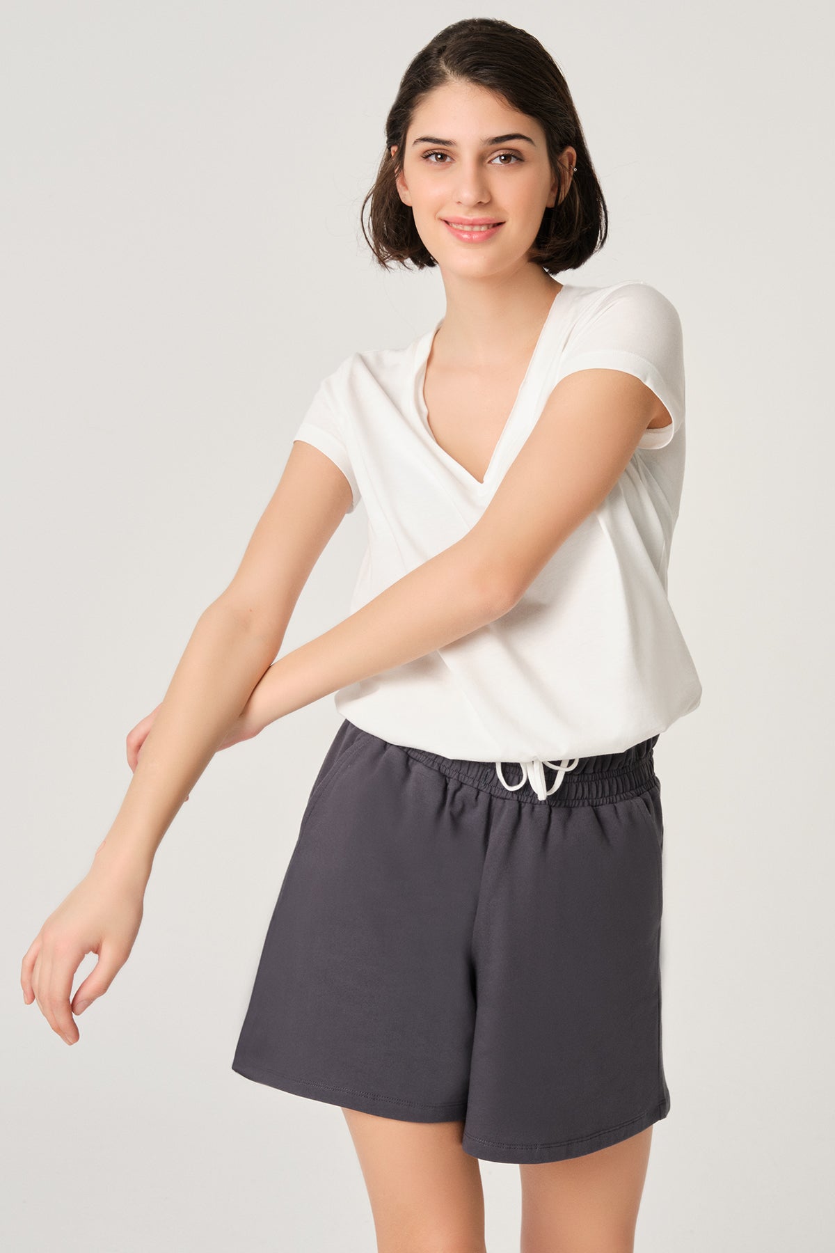 Ekru V Yaka Beli Büzgülü T-Shirt