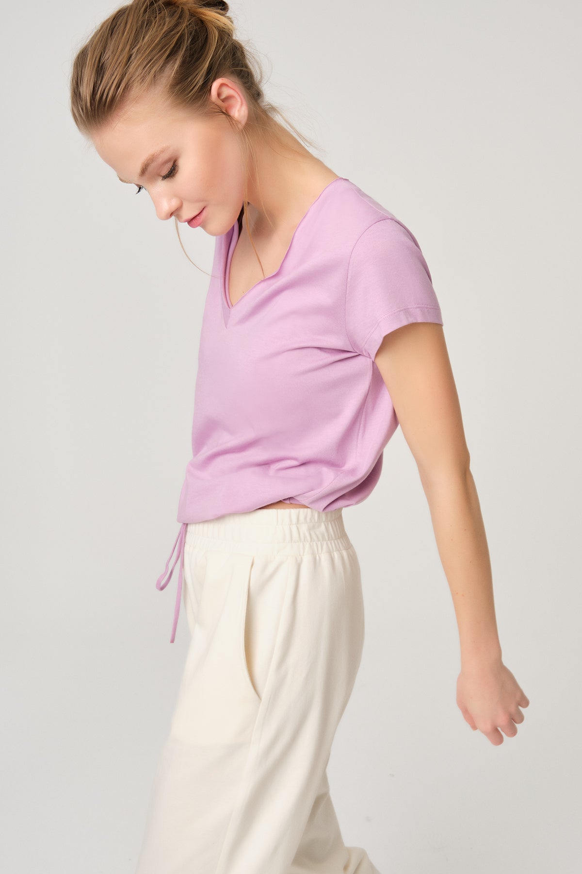 Pembe V Yaka Beli Büzgülü T-Shirt