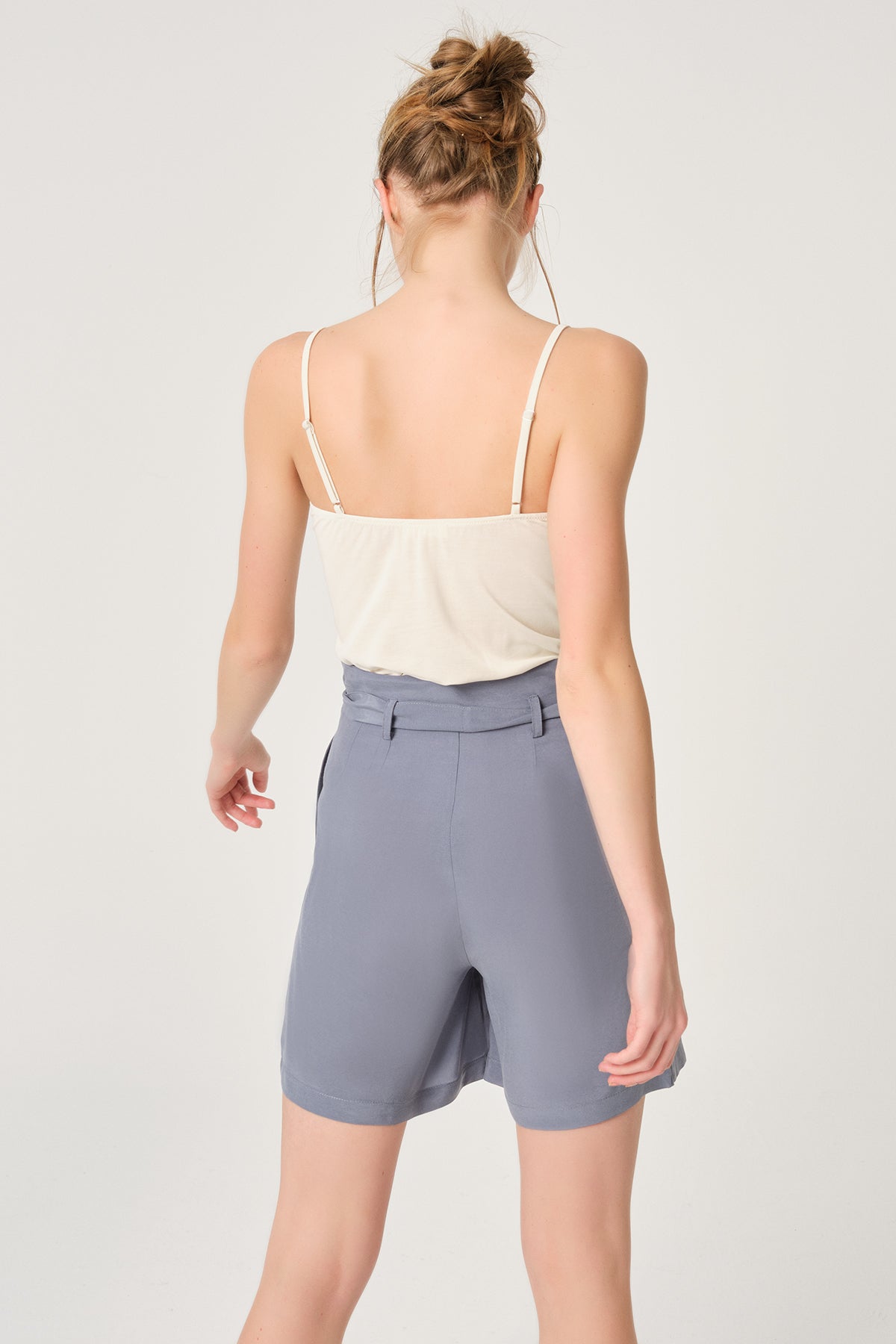 Mavi Pileli Bel Bağlamalı Şort