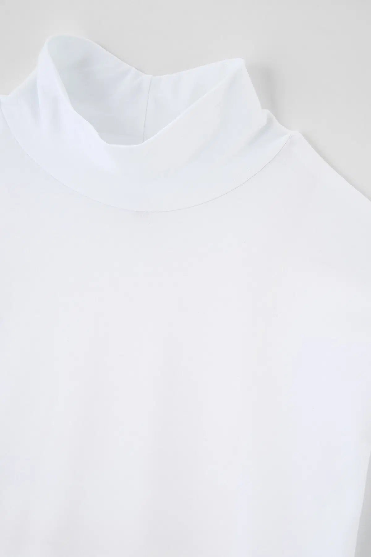 Beyaz Uzun Kol Yarım Balıkçı Yaka Üst