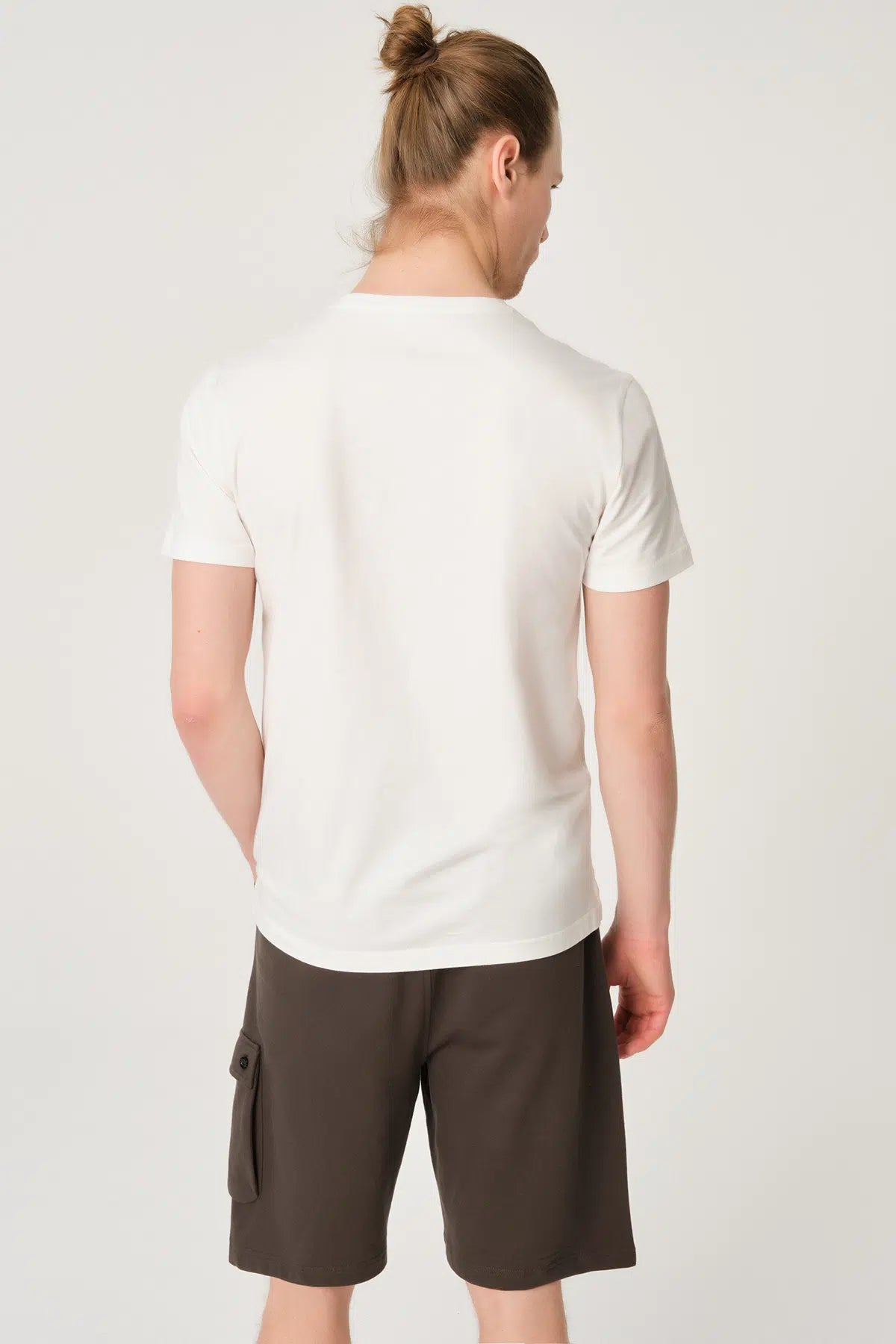 Ekru V Yaka Erkek T-Shirt