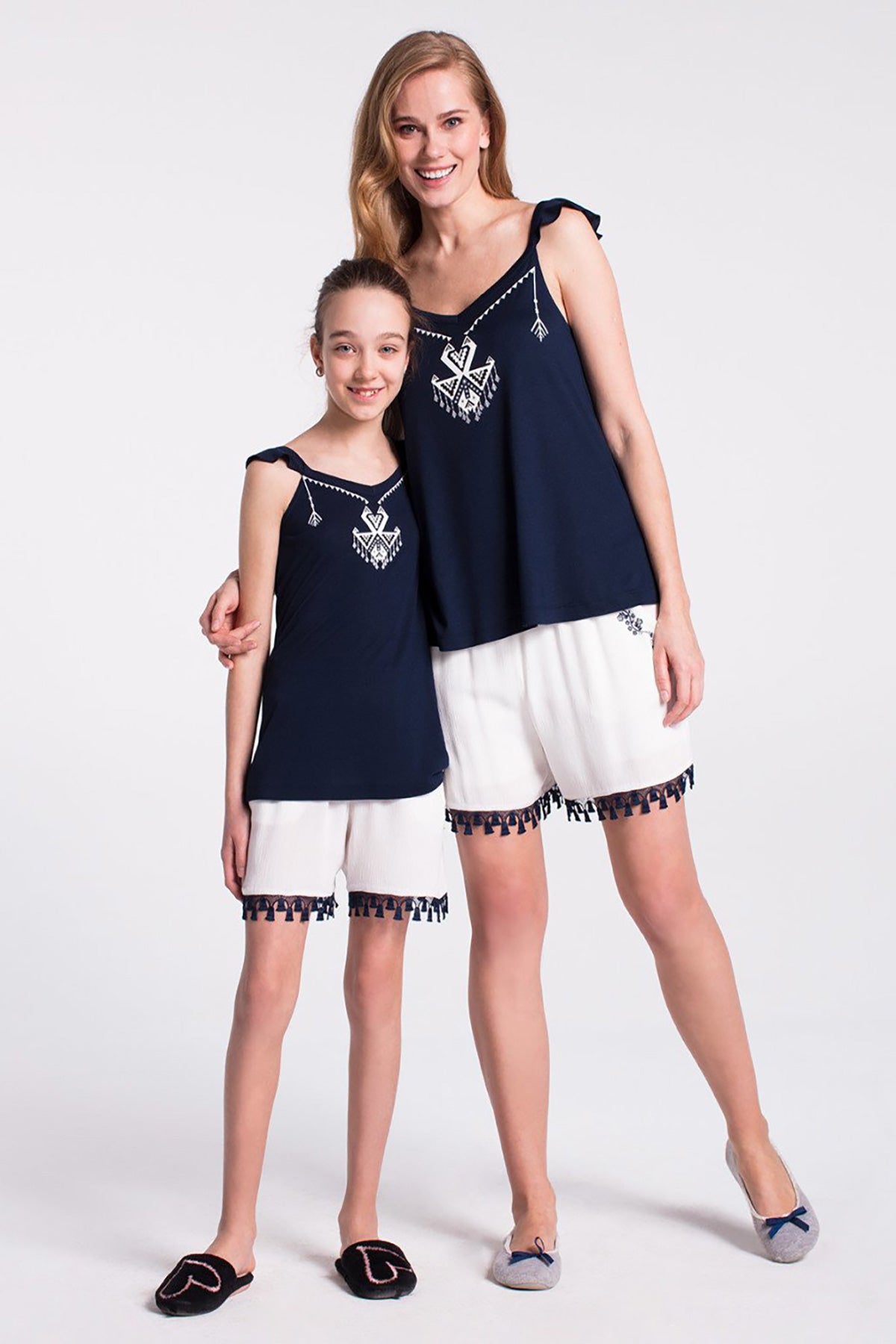 Lacivert Püskül Paça Emprime Askılı Kız Çocuk Şort Takımı