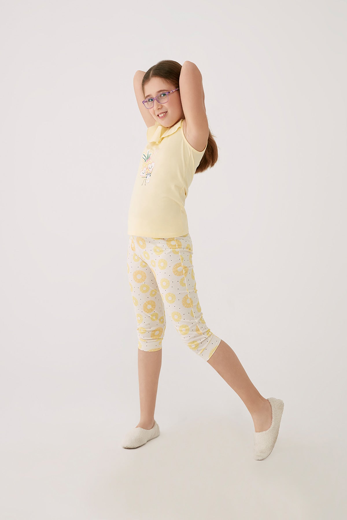 Sarı Kız Çocuk O Yaka Ananas Desen Modal Epirme Kısa Kol Kapri Takımı
