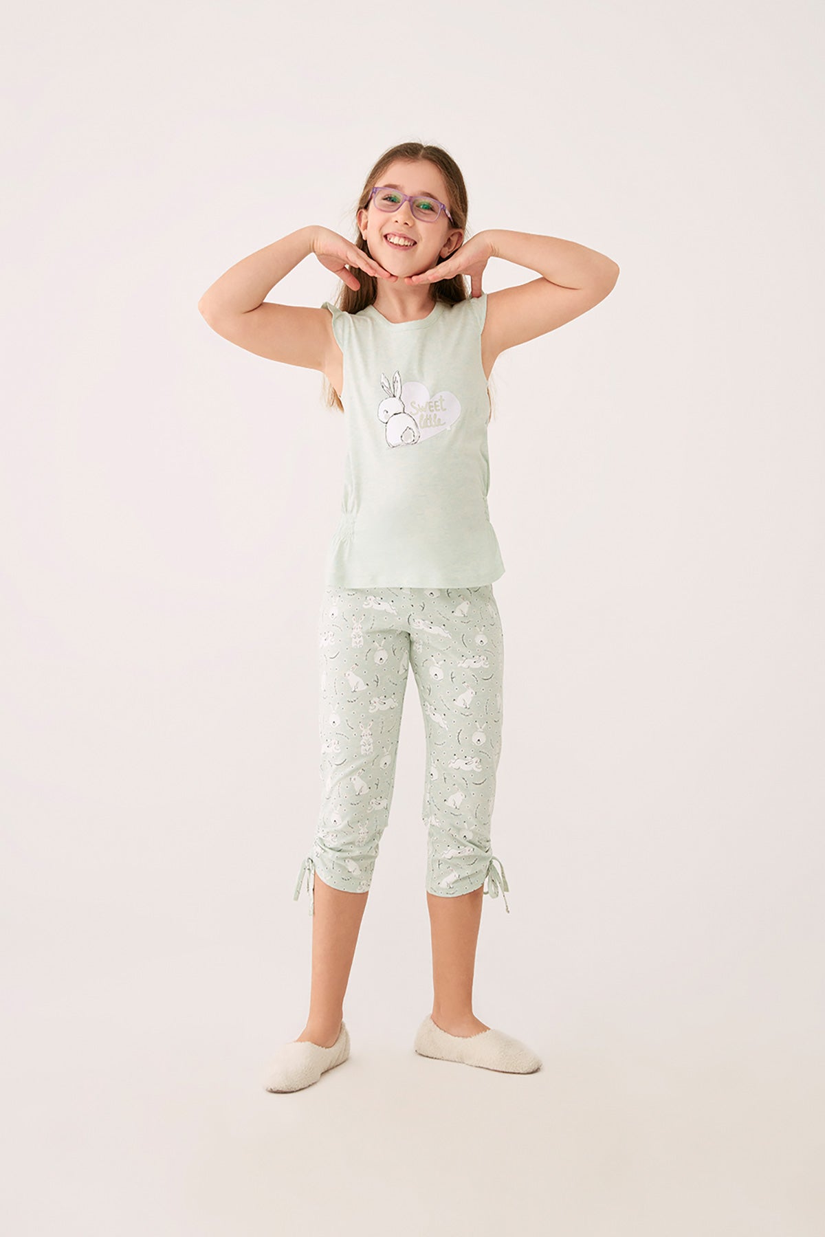 Yeşil Melanj O Yaka Tavşan Baskılı Empirme Kumaş Kız Çocuk Kısa Kol Kapri Takımı