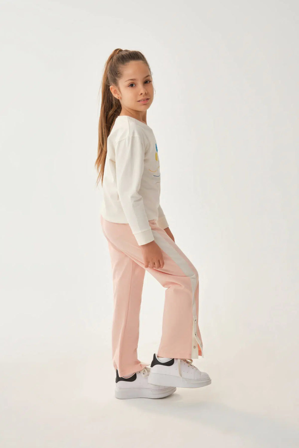 Ekru Nakışlı Sweatshırt